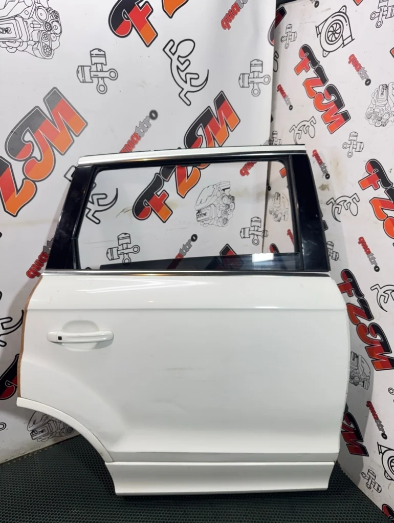 Дверь Audi Q7 4L0833052 4L, задняя правая