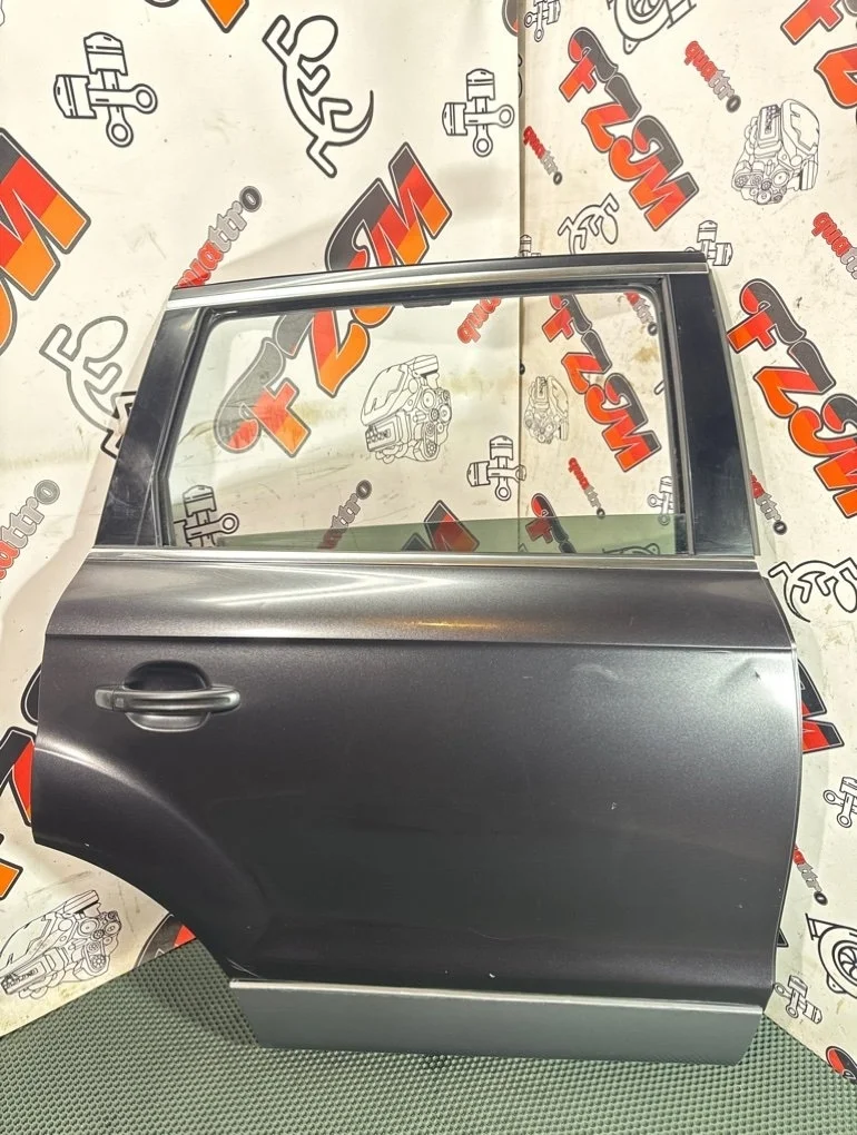 Дверь Audi Q7 4L0833052 4L, задняя правая