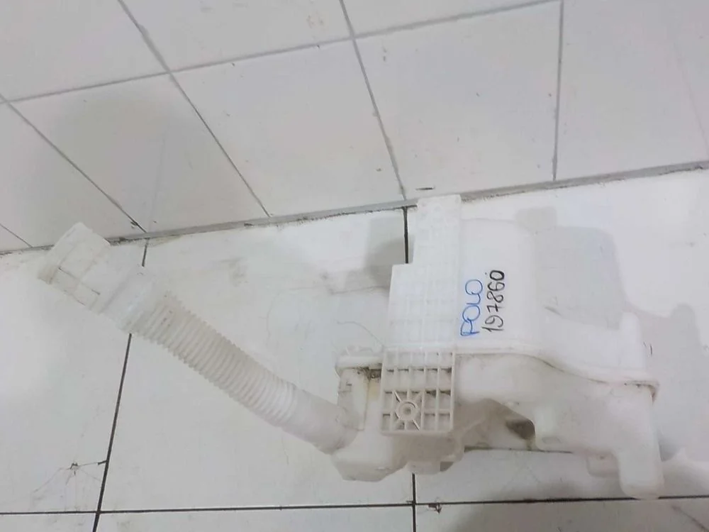 бачок стеклоомывателя Volkswagen Polo V рестайлинг (2015—2020)