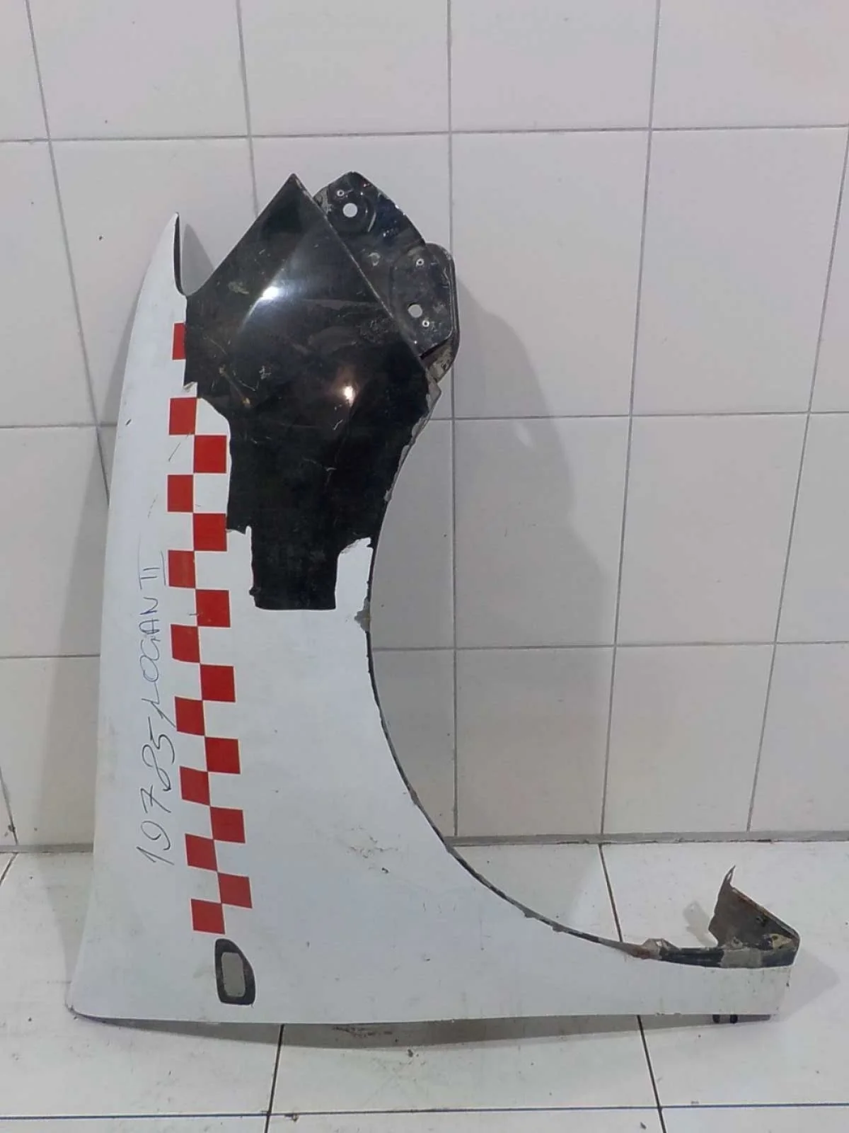 Крыло Renault Logan II (2012—2018) Перед Право