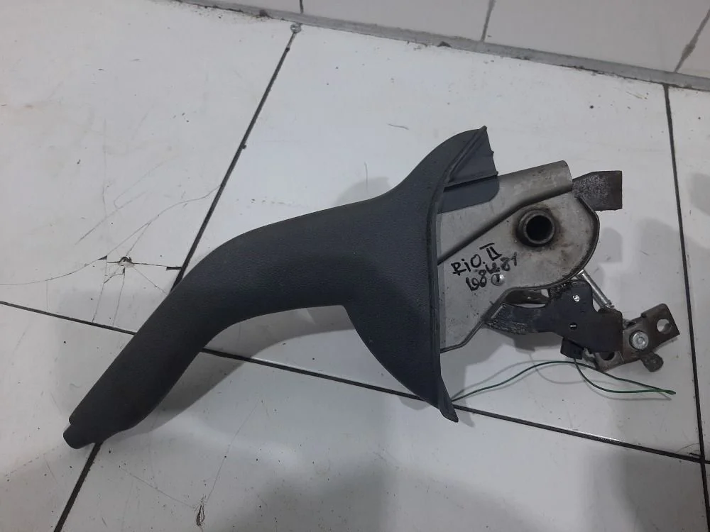 Рычаг стояночного тормоза Kia Rio II рестайлинг (2009—2011)