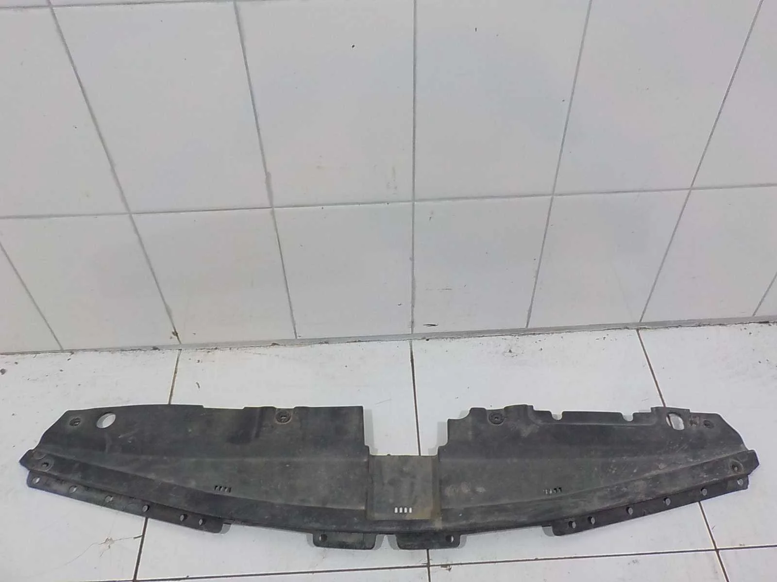 накладка на телевизор Hyundai Solaris I (2010—2014)