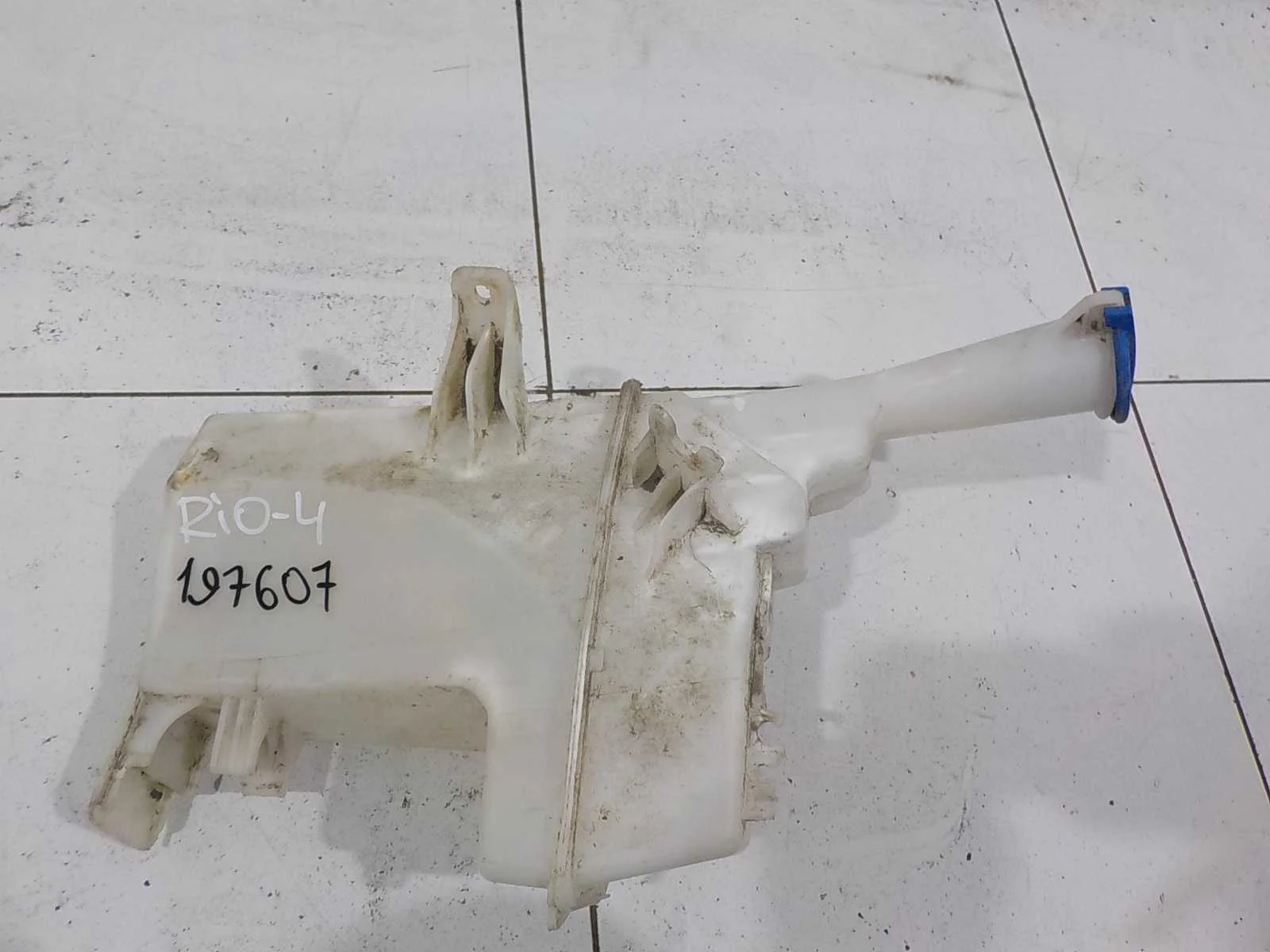 бачок стеклоомывателя Kia Rio IV (2017—2020)