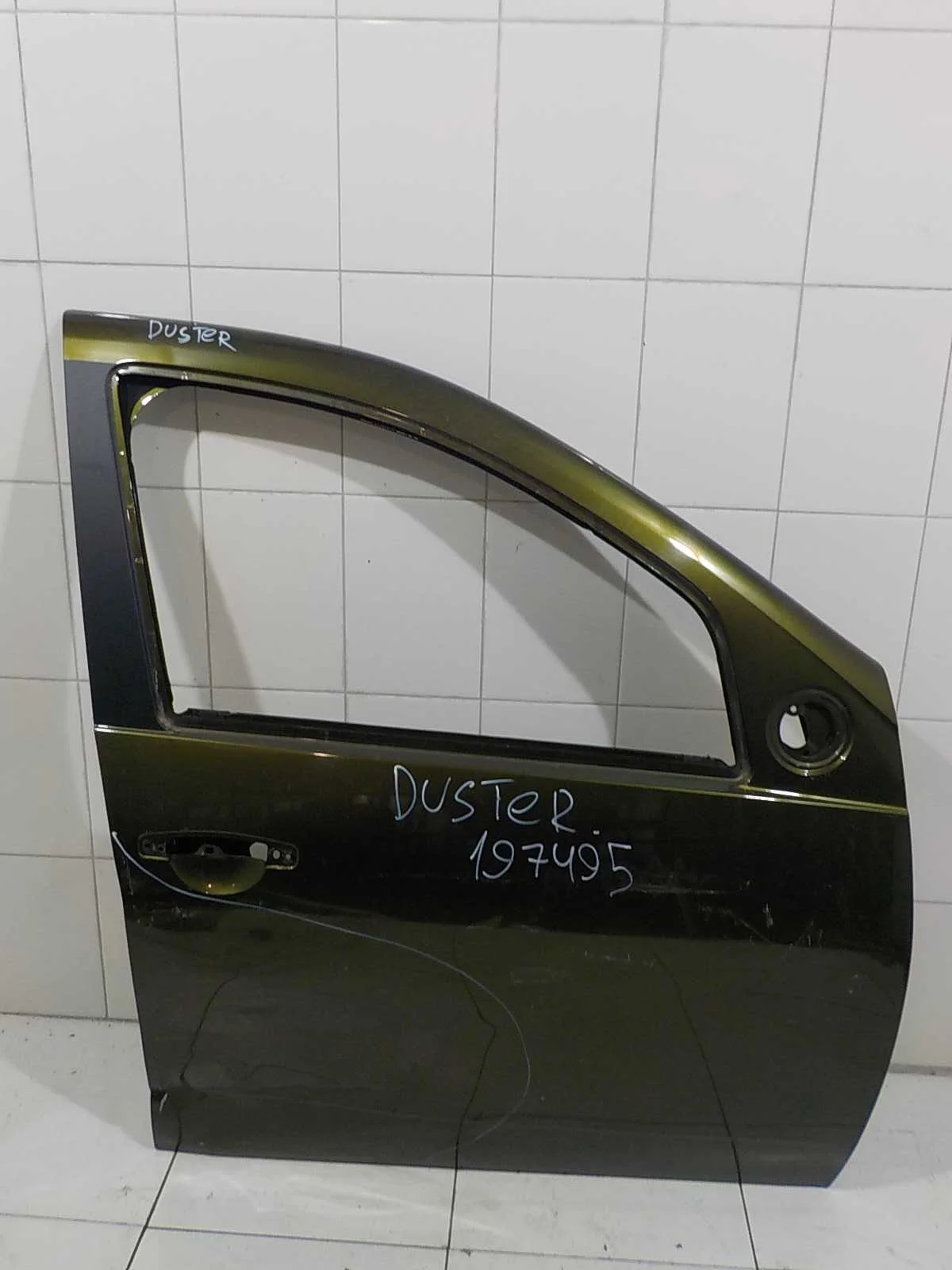 Дверь Renault Sandero I (2009—2014) Перед Право