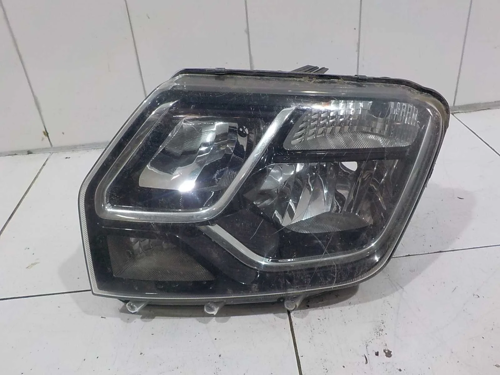 Фара Renault Duster I рестайлинг (2015—2021)  Лево