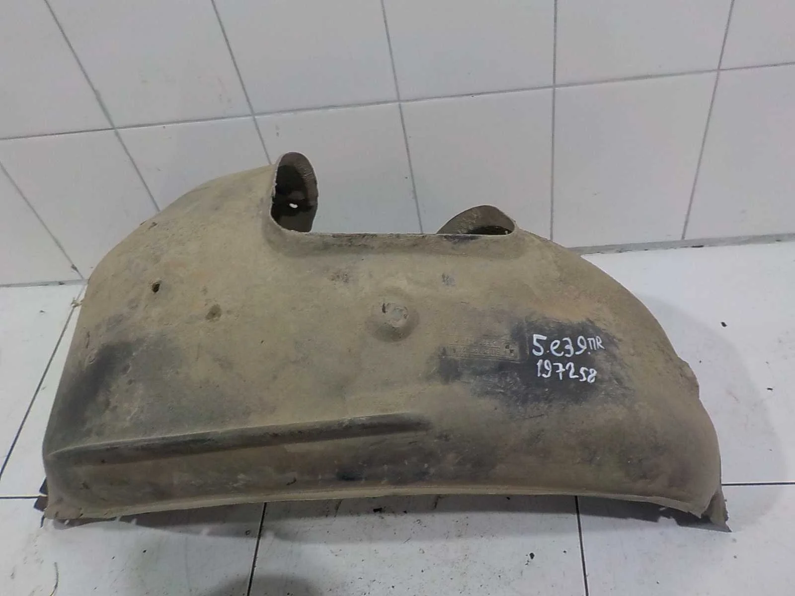 Подкрылок BMW 5 серия E39 (1995—2000) Перед Право