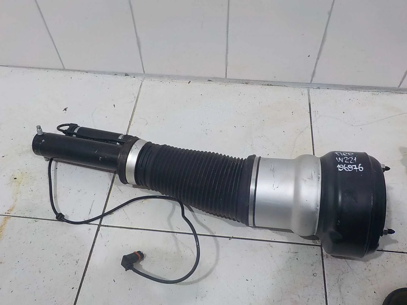 амортизатор Mercedes-Benz S-класс W221 (2005—2009) Перед