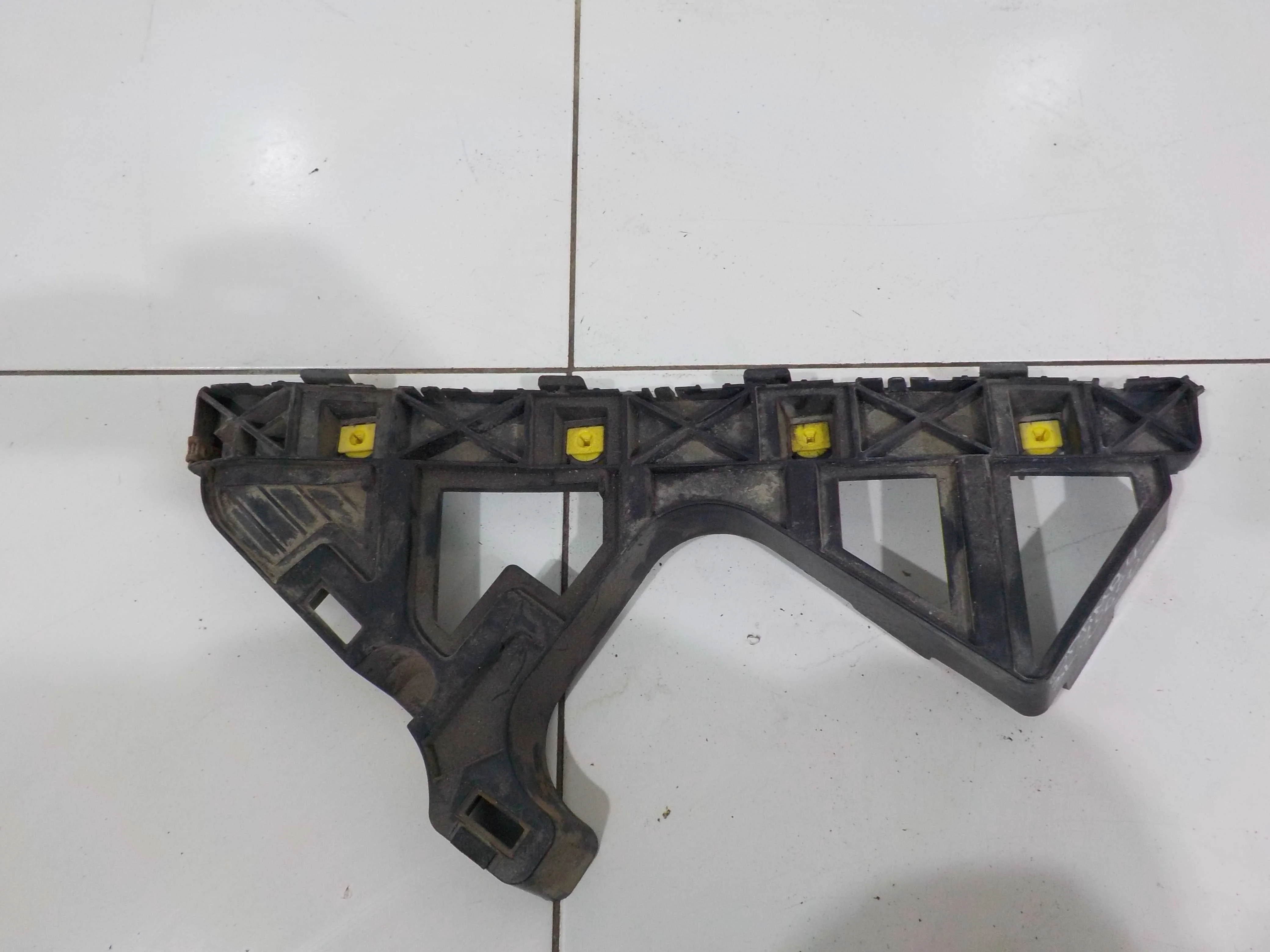 кронштейн бампера Kia Optima IV рестайлинг (2018—2020) Зад Лево