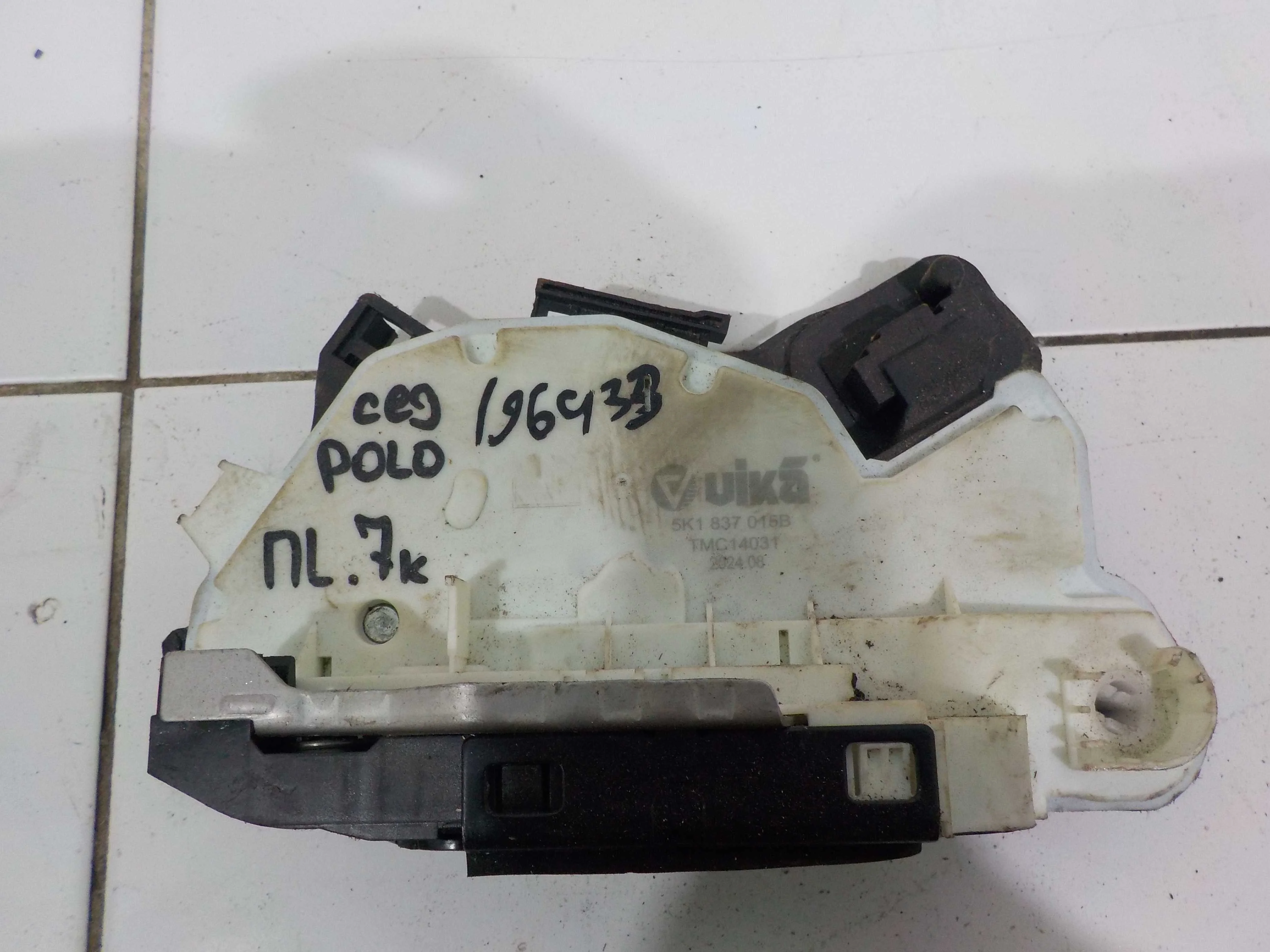 Замок двери Volkswagen Polo V (2009—2015) Перед Лево