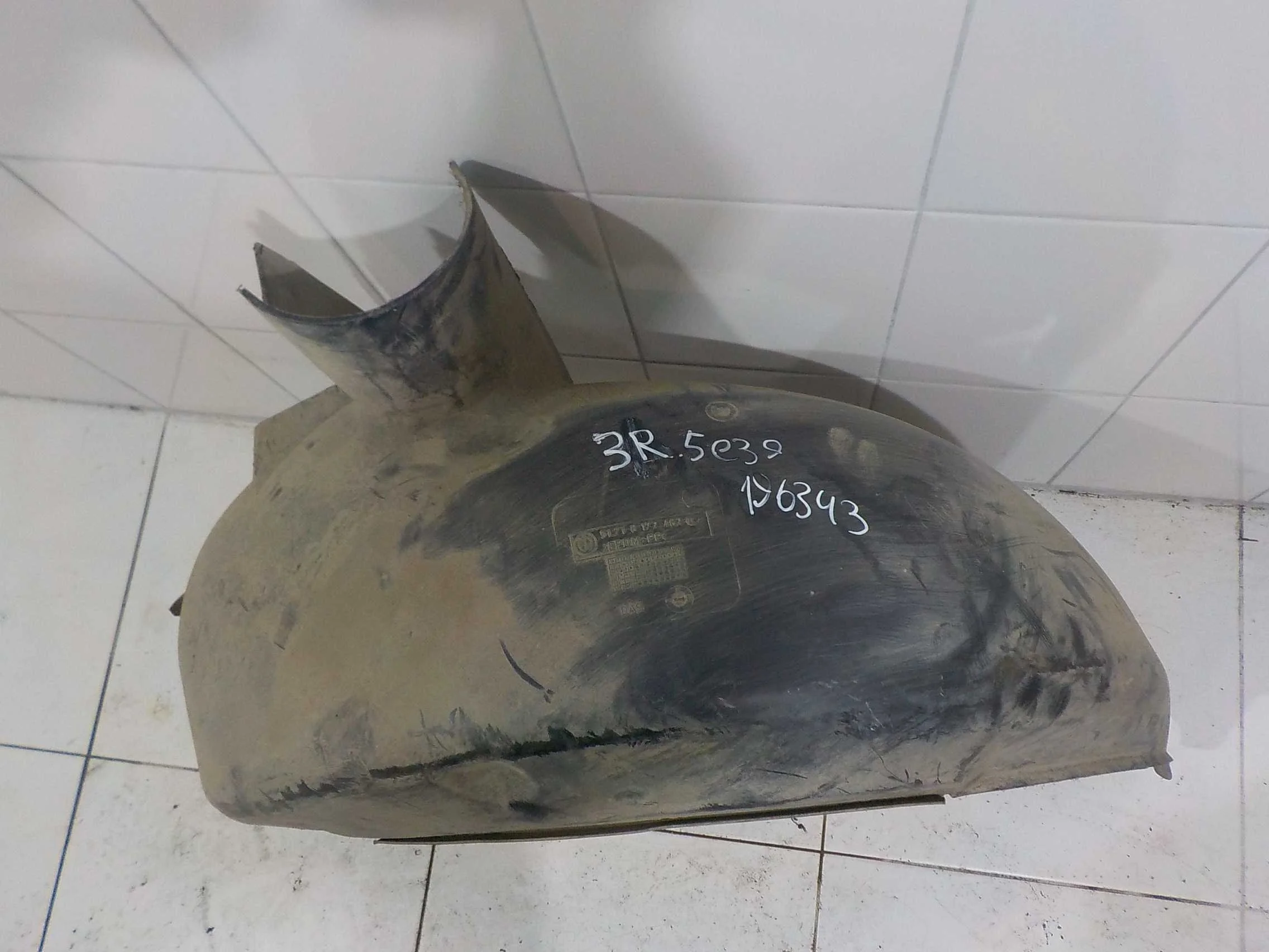 Подкрылок BMW 5 серия E39 рестайлинг (2000—2004) Зад Право