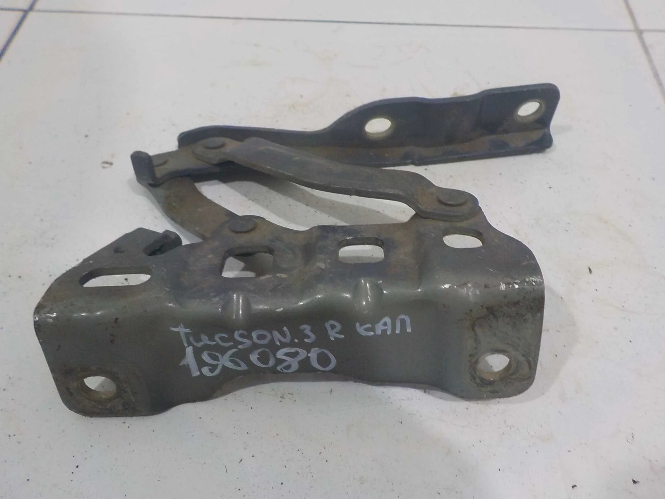 Петля капота Hyundai Tucson III (2015—2018)  Право