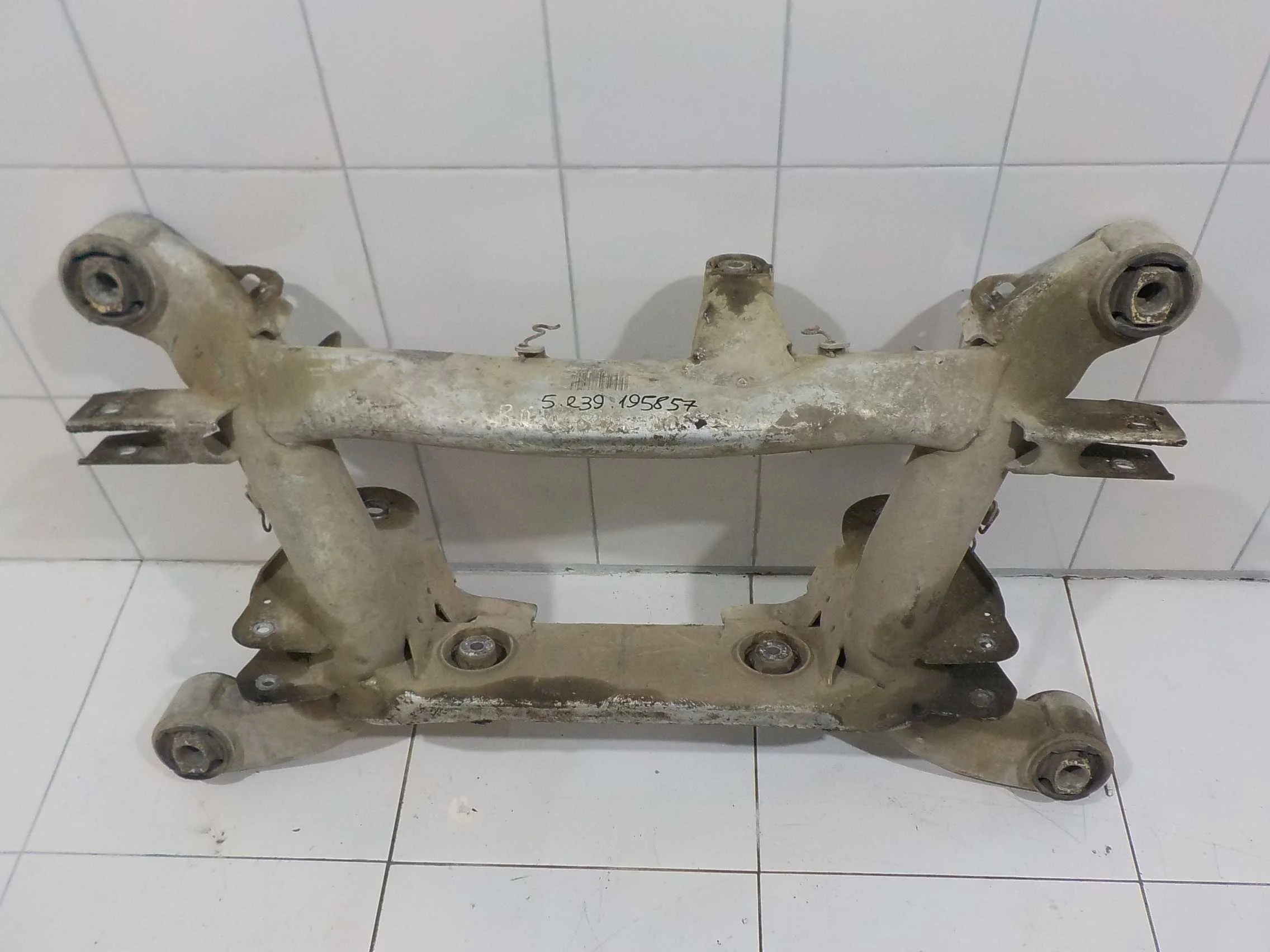 Подрамник BMW 5 серия E39 (1995—2000) Зад