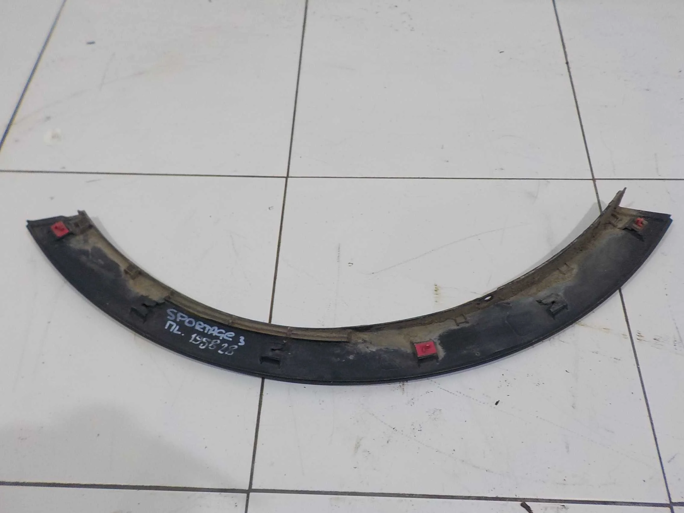 Накладка на крыло Kia Sportage III (2010—2014) Перед Лево