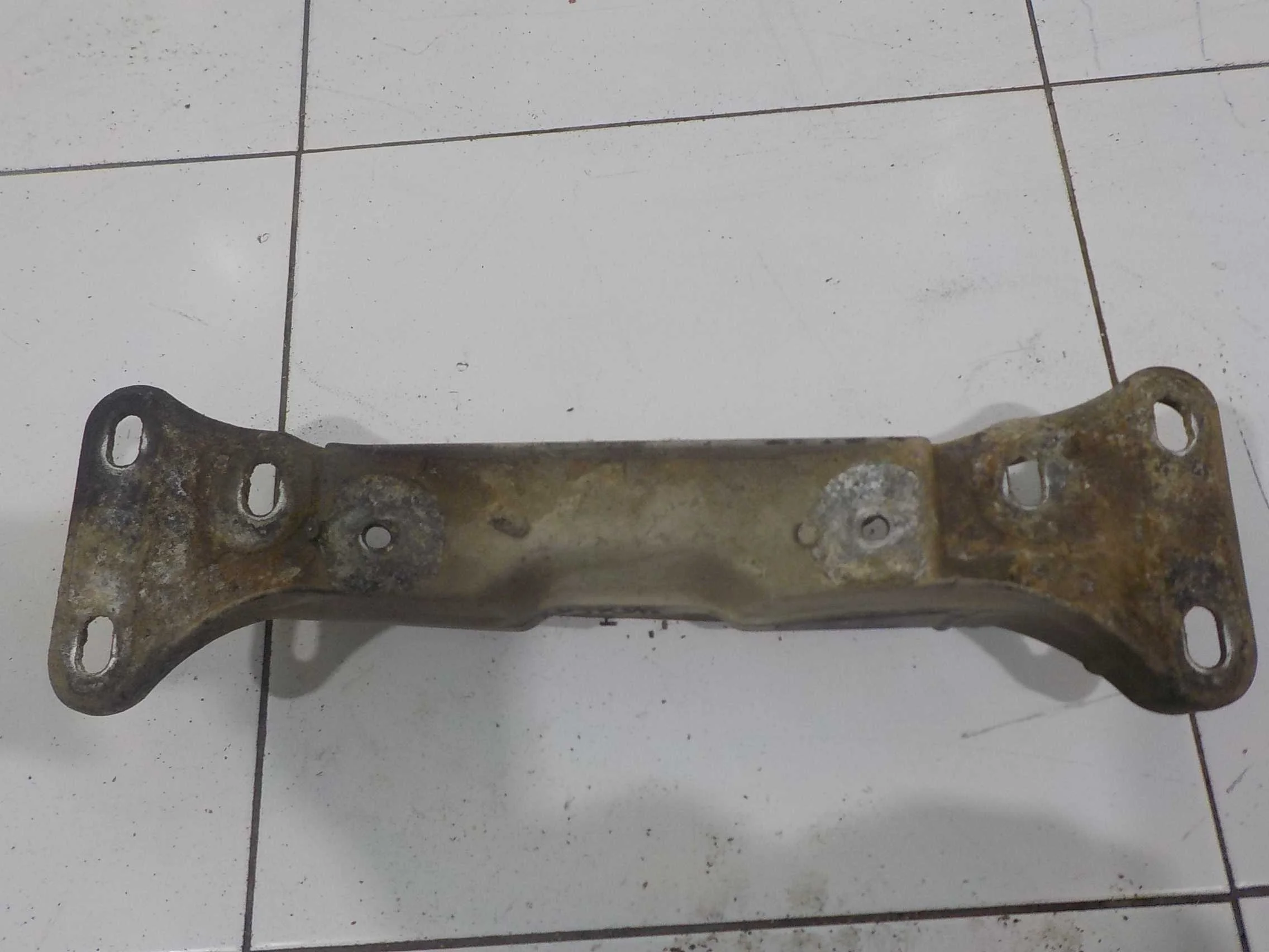 траверса BMW 5 серия E39 (1995—2000)