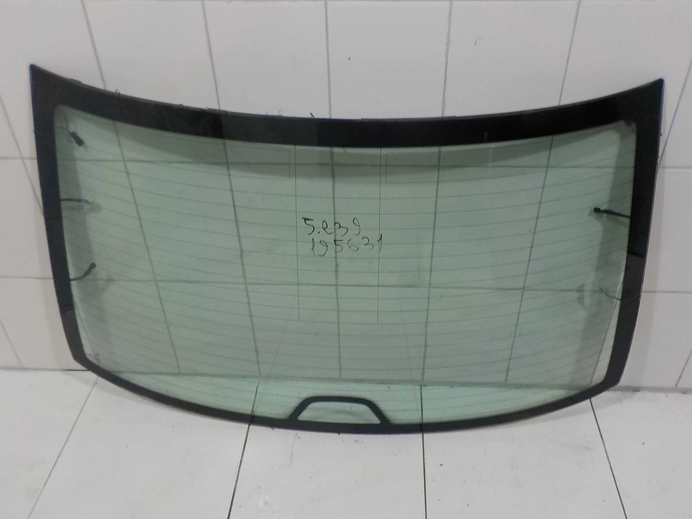 стекло BMW 5 серия E39 (1995—2000) Зад