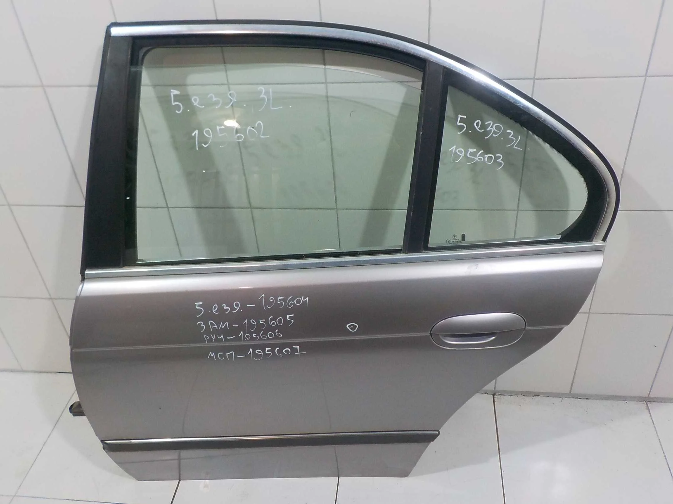 стекло BMW 5 серия E39 (1995—2000) Зад Лево