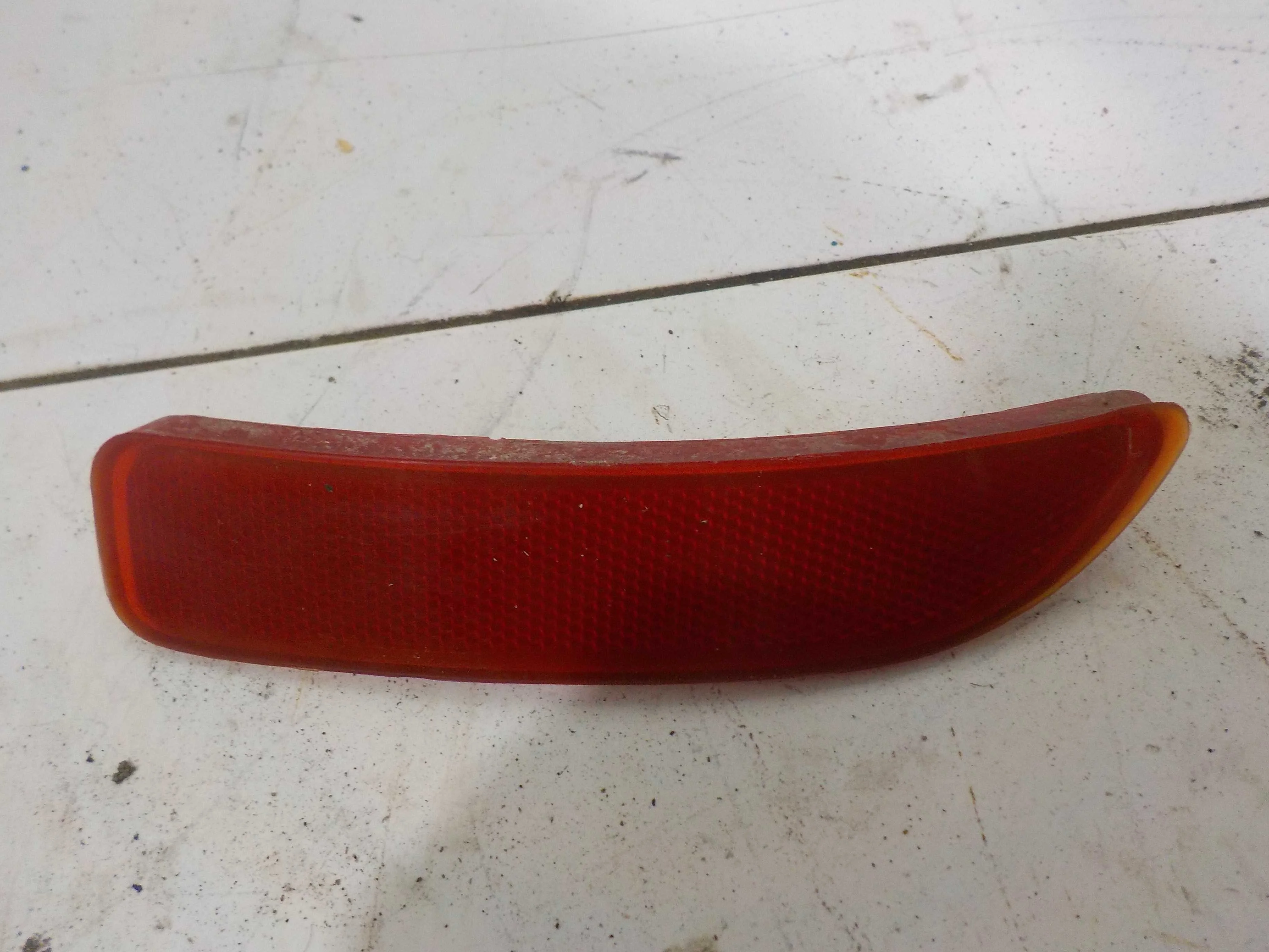 катафот Renault Logan I (2004—2009)  Лево