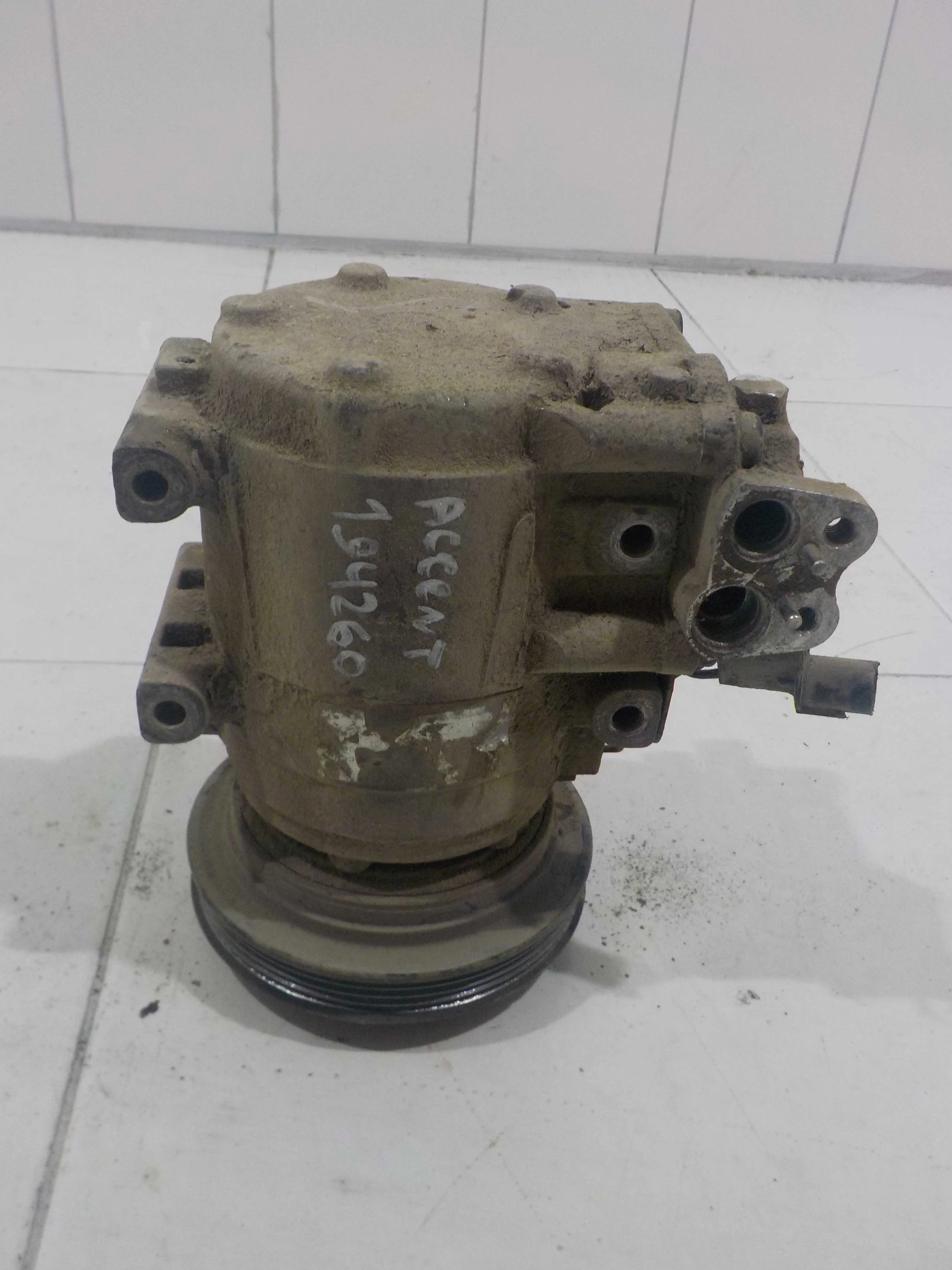 Компрессор кондиционера Hyundai Accent II рестайлинг (2002—2005)