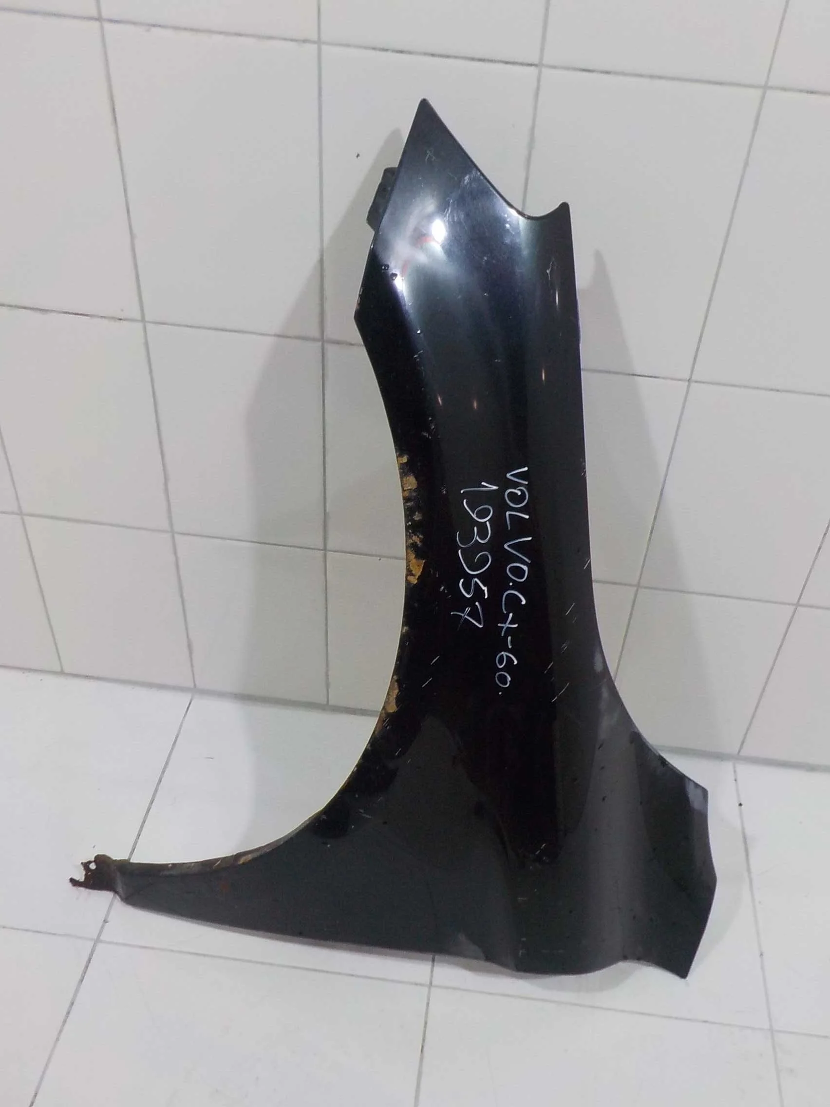 Крыло Volvo XC60 I (2008—2013) Перед Лево