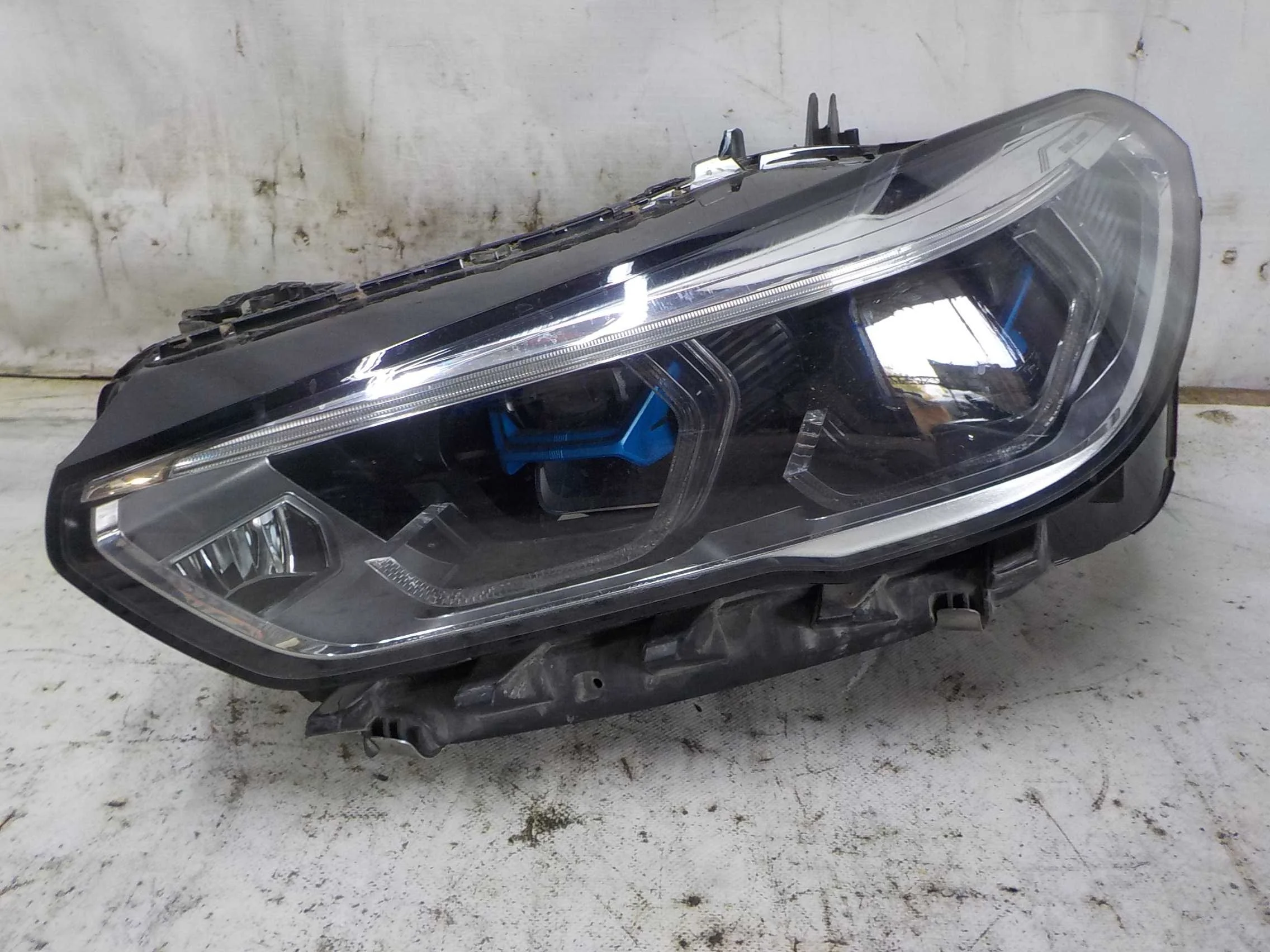 Фара BMW X5 G05 (2018—2023)  Лево