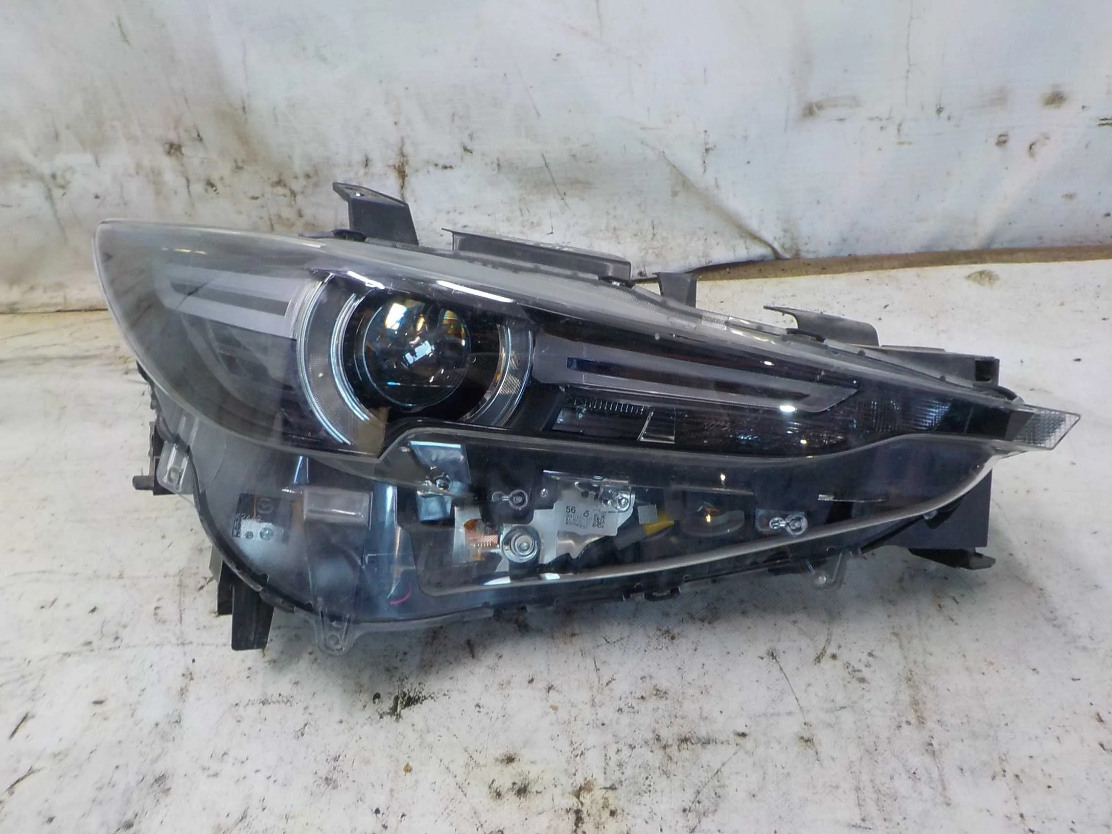 Фара Mazda CX-5 II (2017—2022)  Право