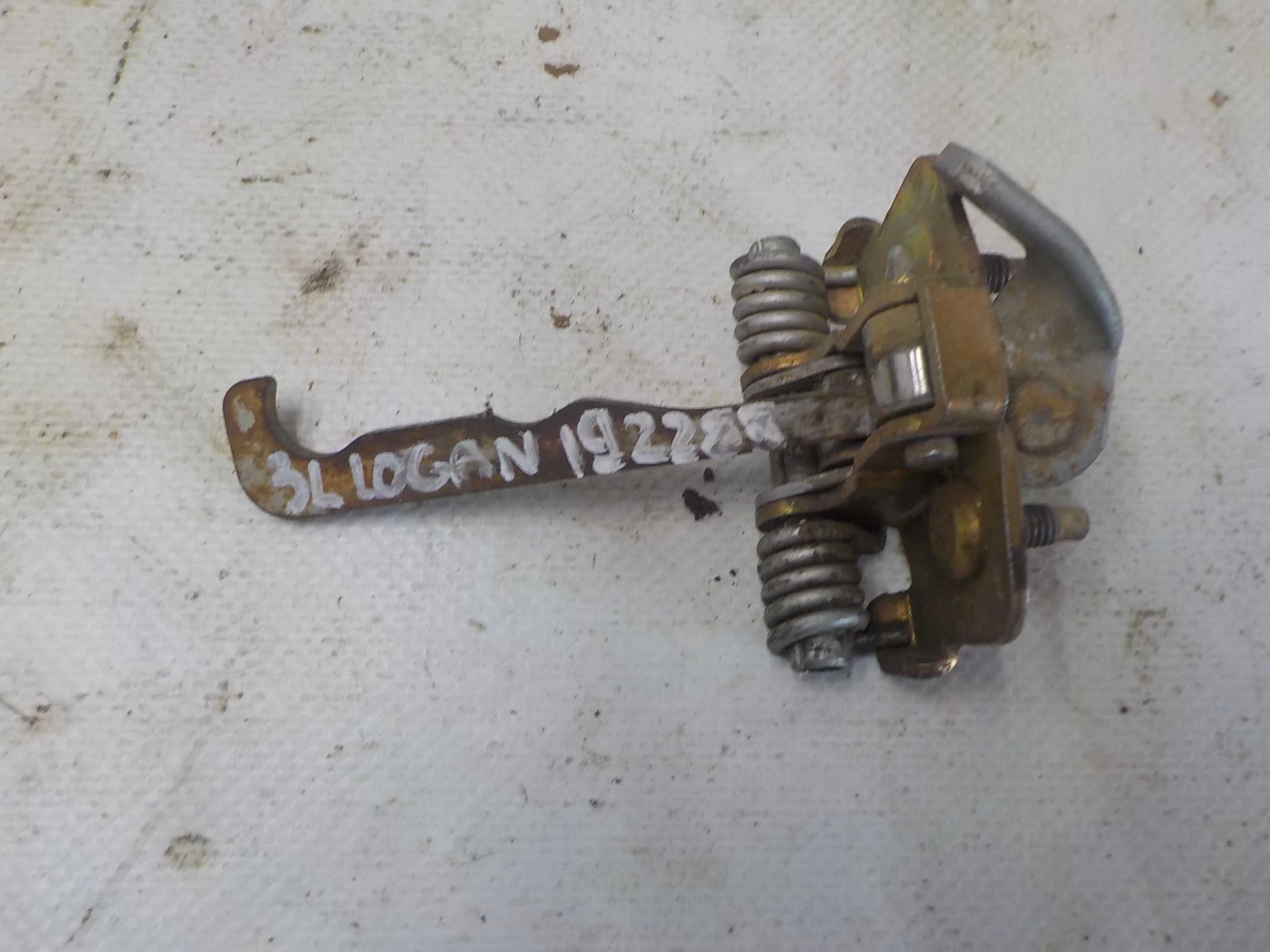 Ограничитель двери Renault Logan II (2012—2018) Зад Лево