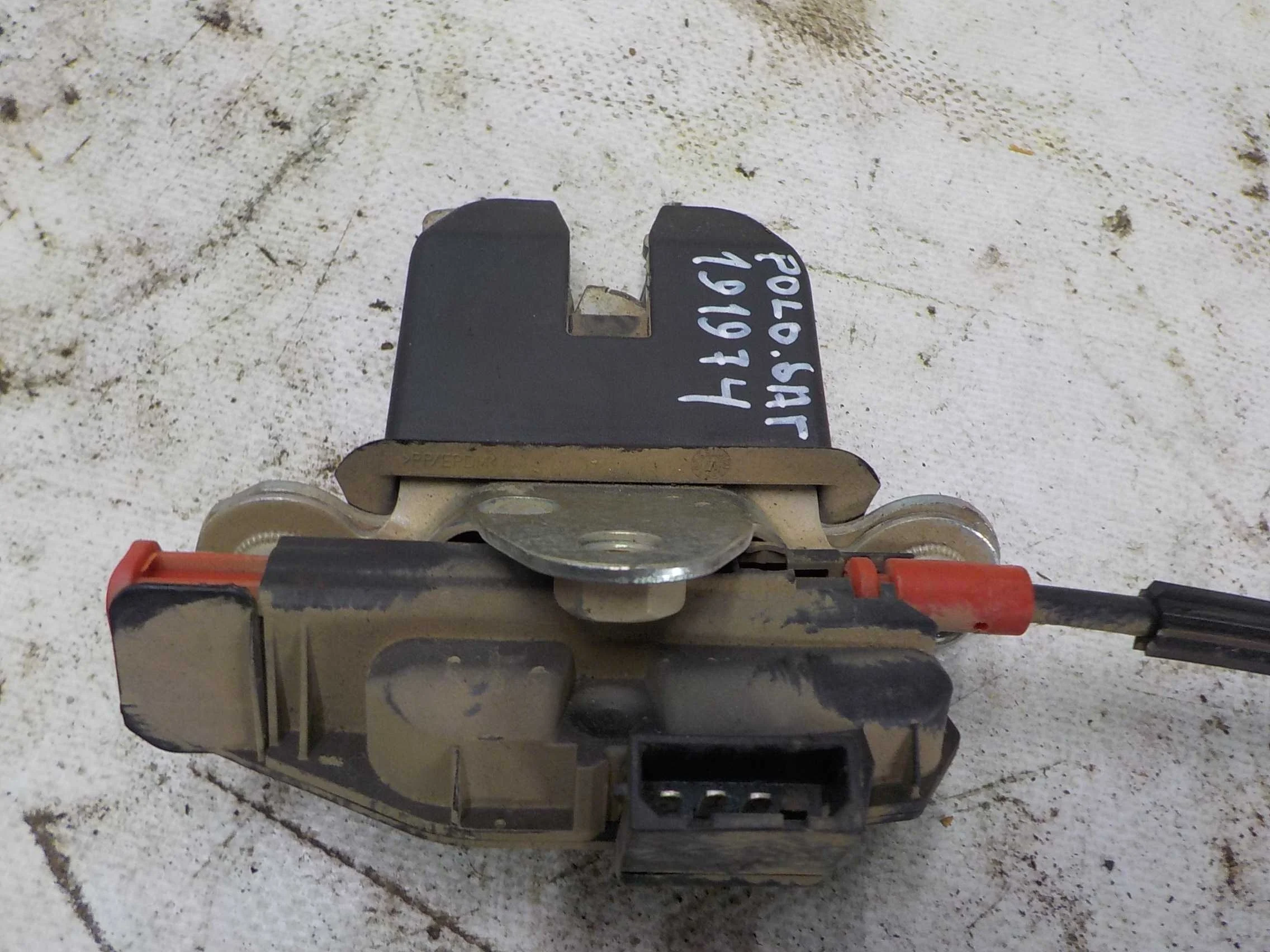 Замок крышки багажника Volkswagen Polo V (2009—2015)