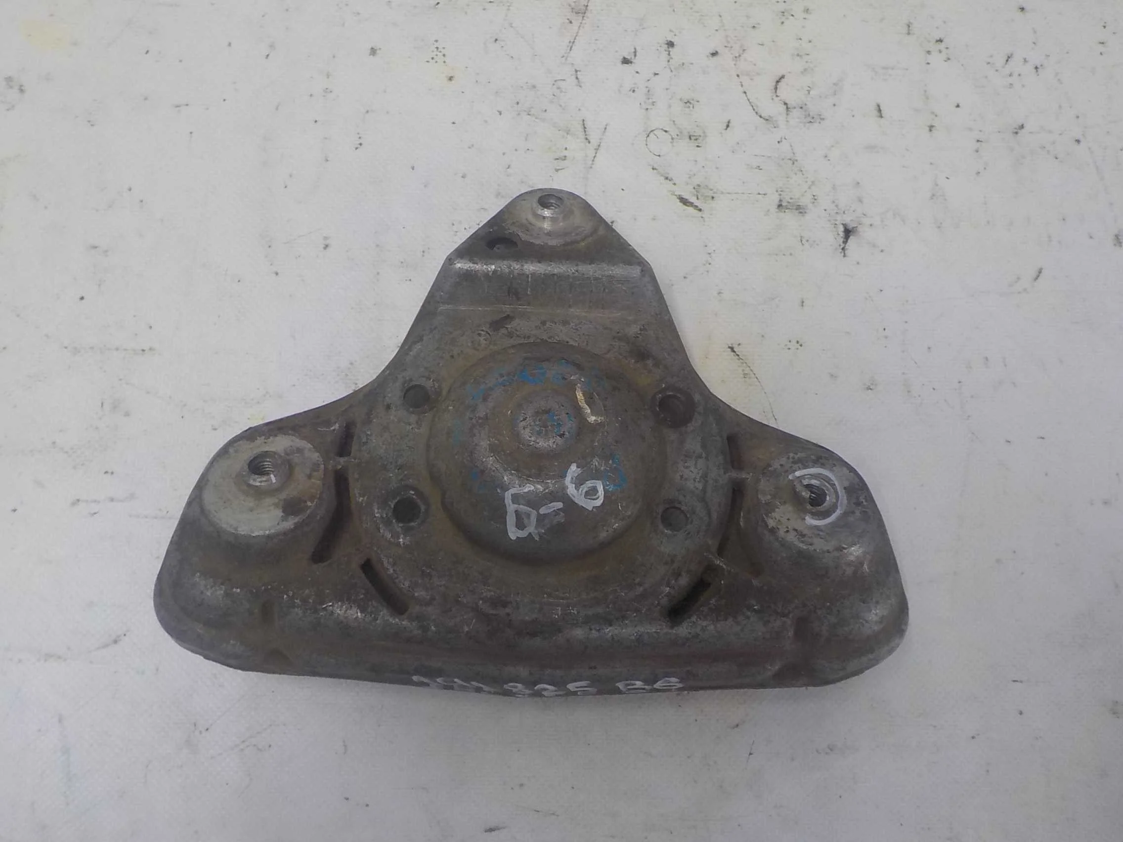 Опора стойки Audi A6 C5 (1997—2001)