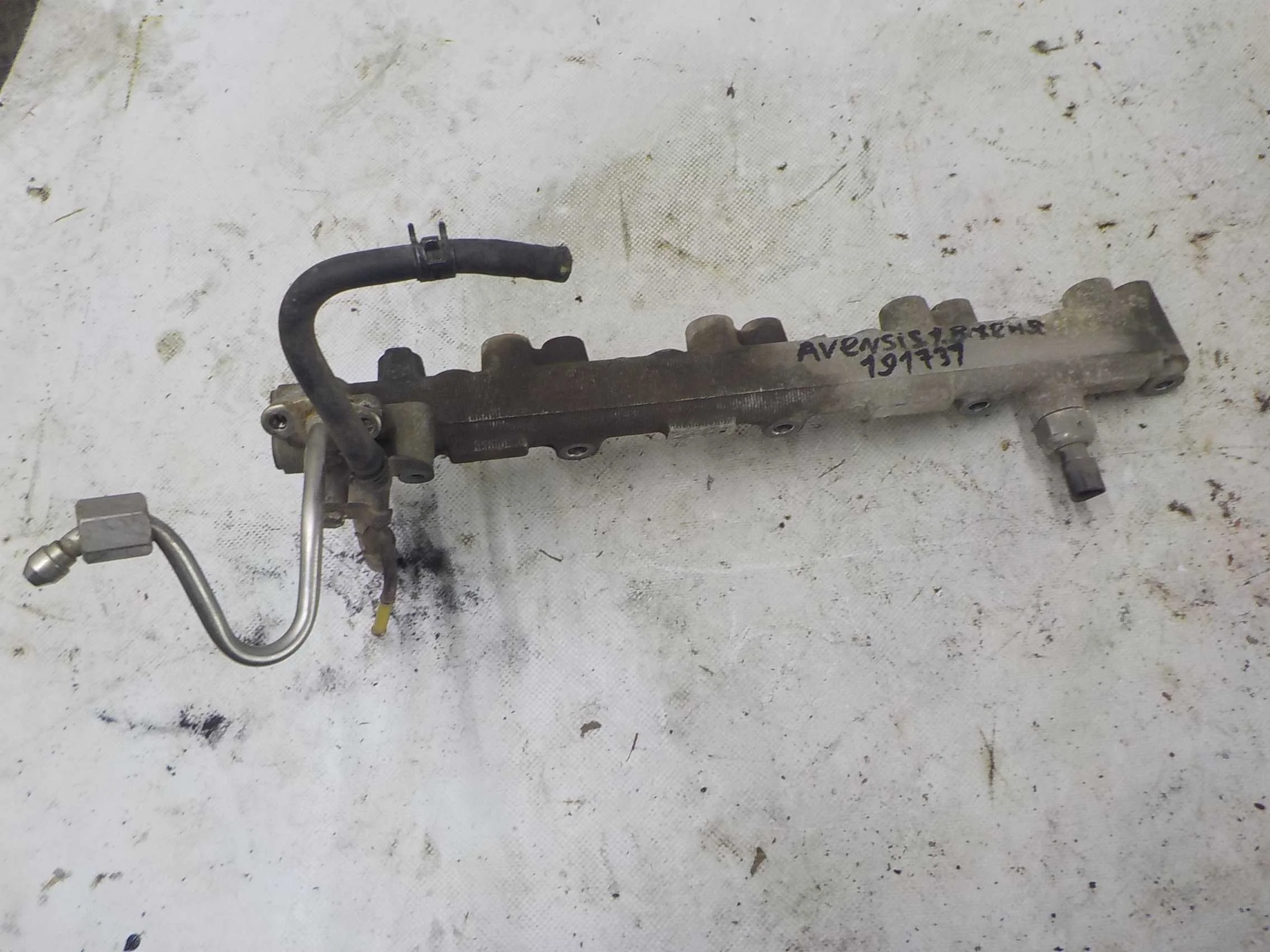 топливная рейка (рампа) Toyota Avensis T250 рестайлинг (2006—2009)