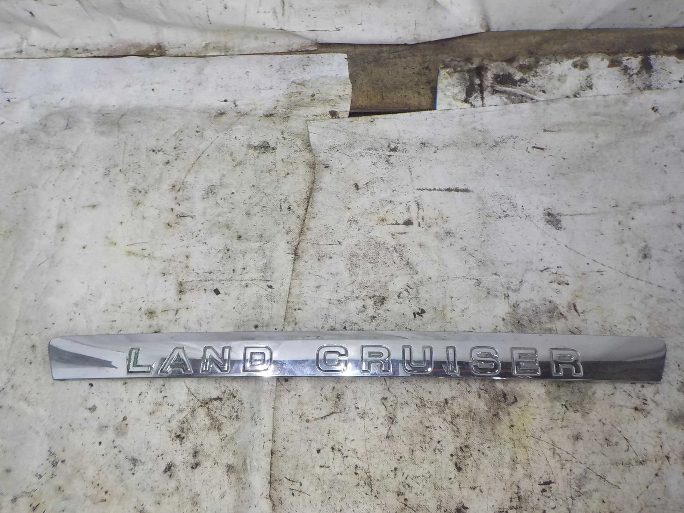 Накладка крышки багажника Toyota Land Cruiser 200 (2007—2012)