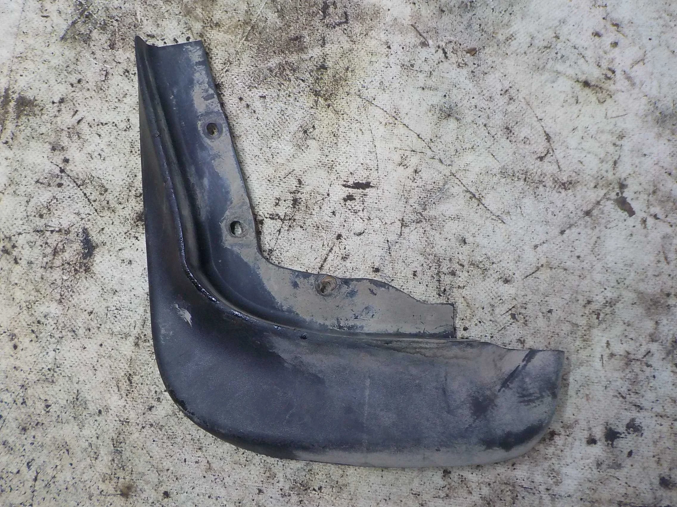 Брызговик Volvo XC60 I (2008—2013) Перед Лево