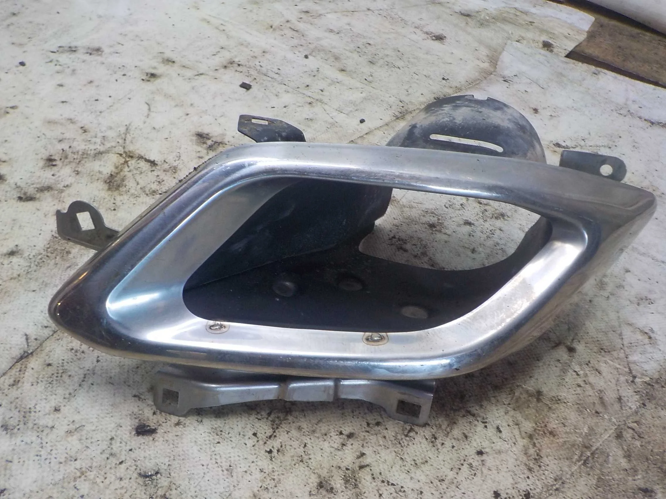 накладка на глушитель Lexus RX IV (2015—2019)  Лево