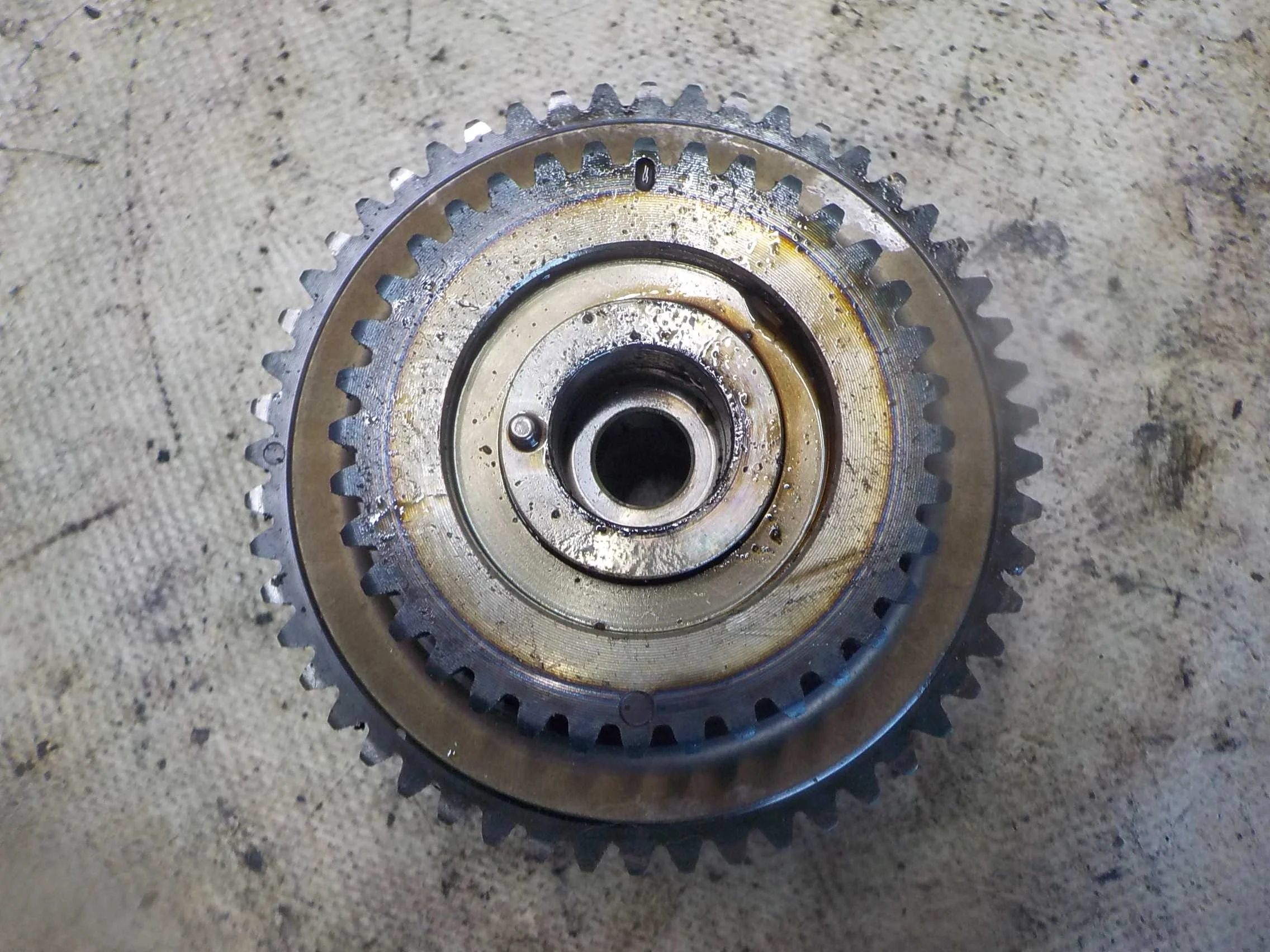 Механизм изменения фаз ГРМ Nissan Elgrand II (2002—2012)