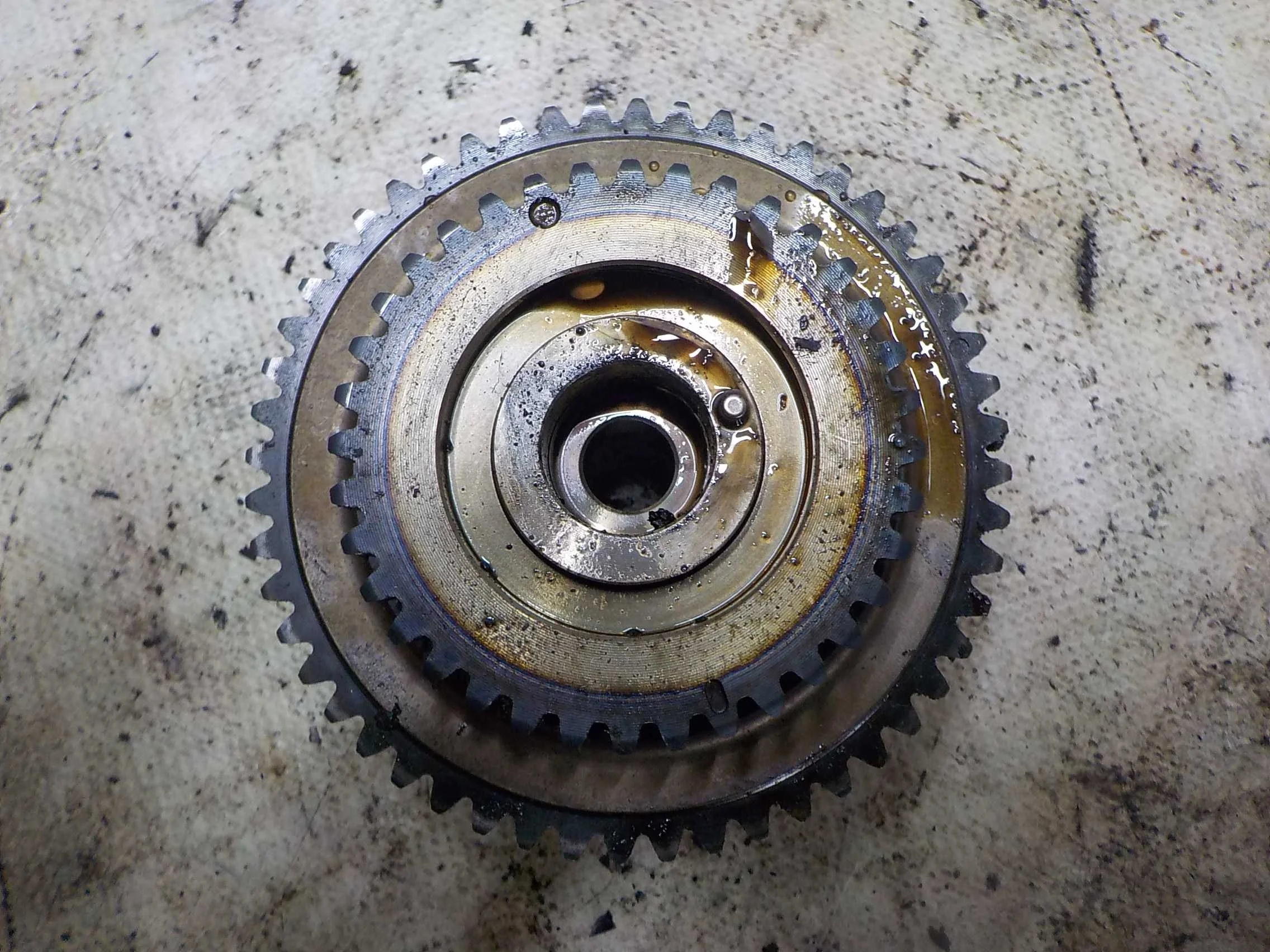 Механизм изменения фаз ГРМ Nissan Elgrand II (2002—2012)