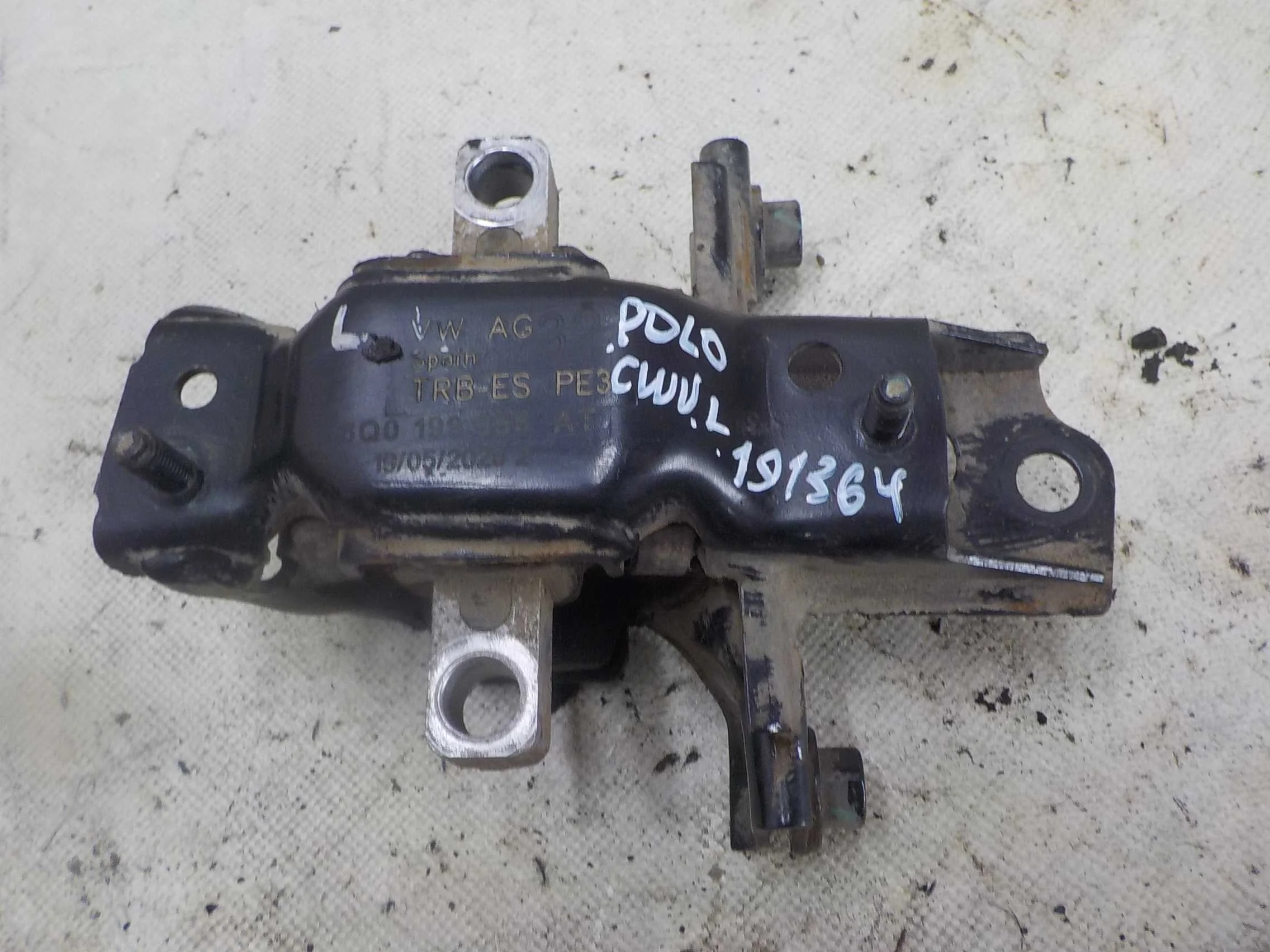 Опора двигателя Skoda Fabia I рестайлинг (2004—2007)  Лево