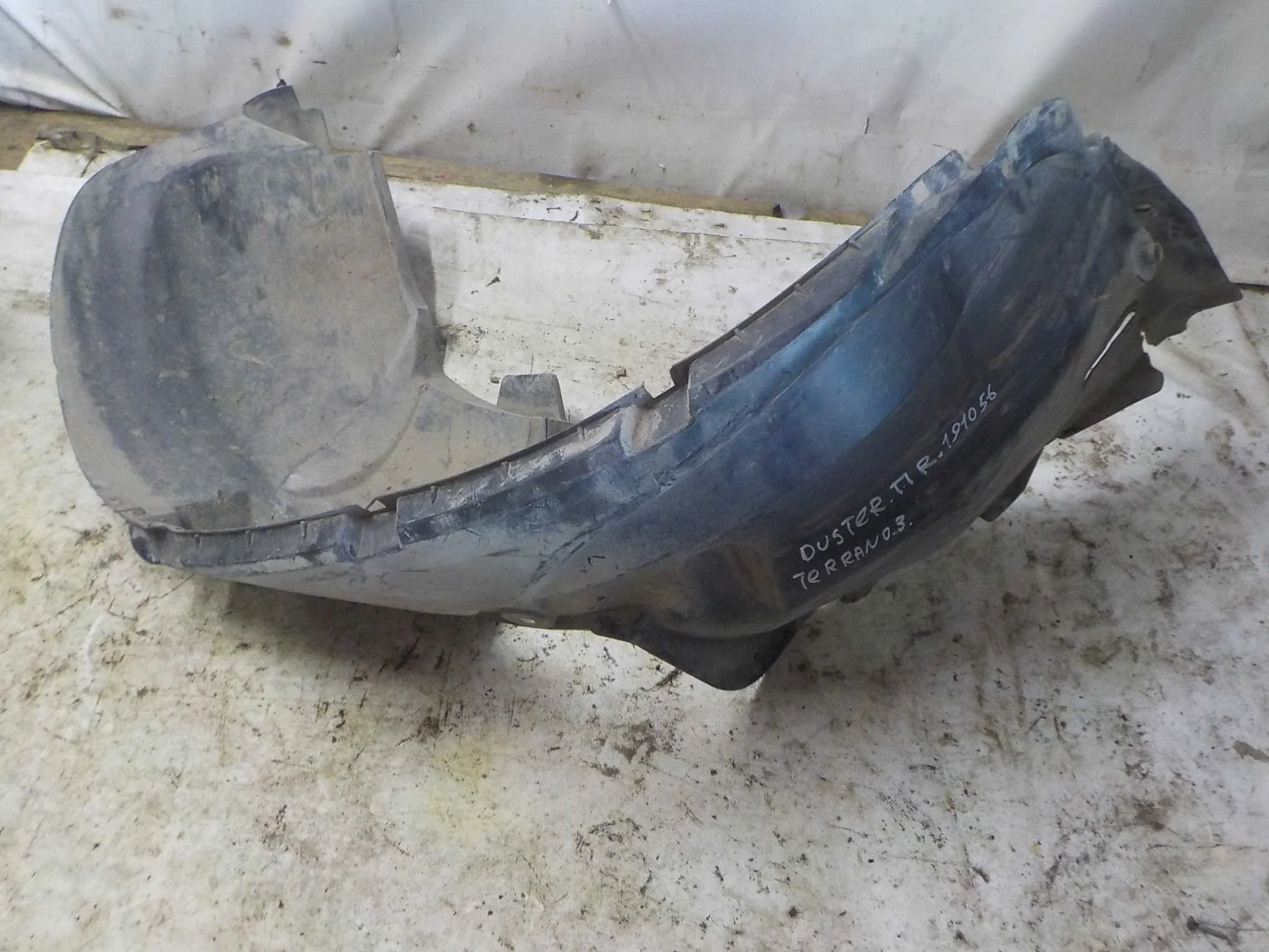 Подкрылок Renault Duster I (2010—2015) Перед Право