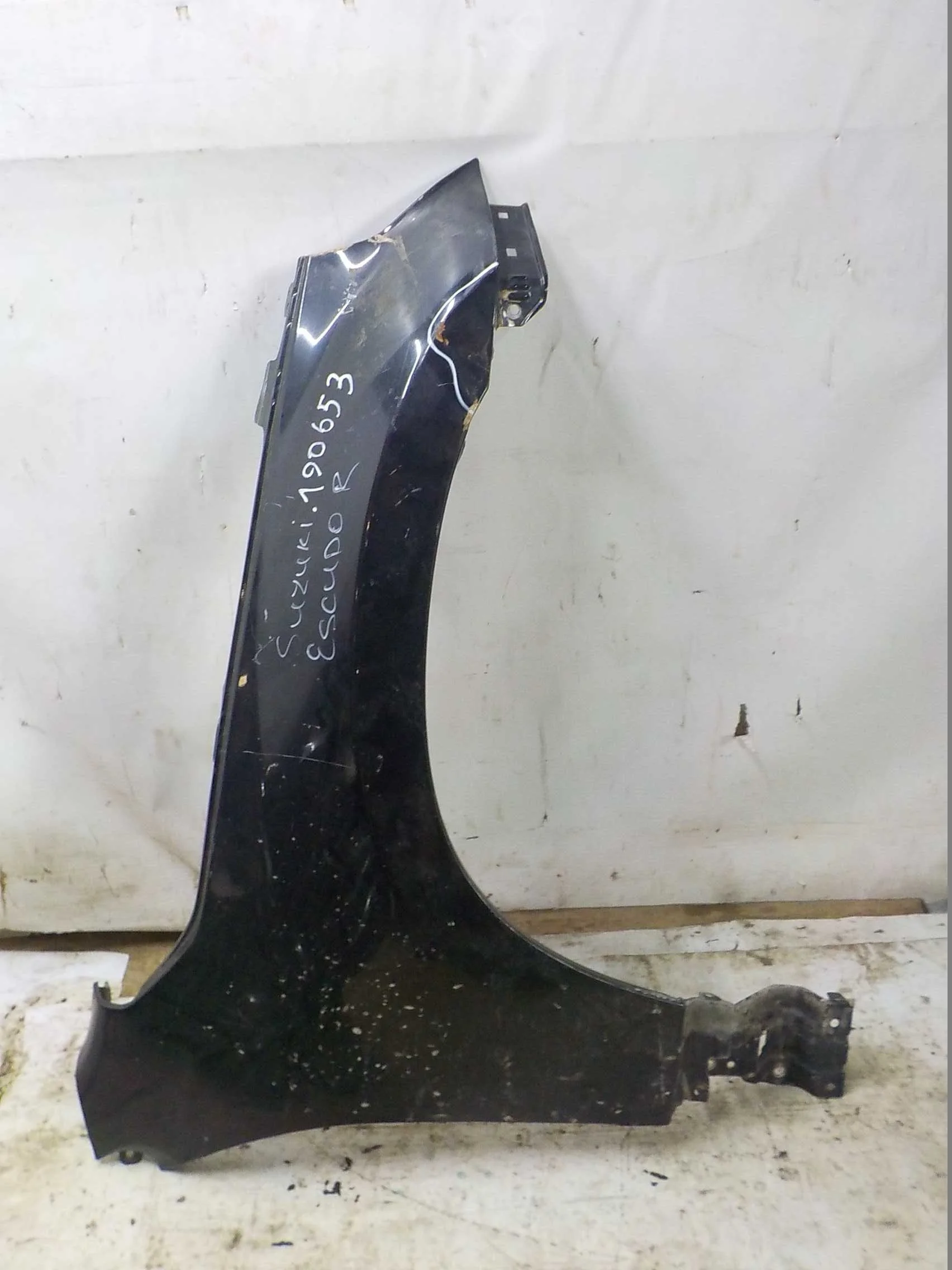 Крыло Suzuki Grand Vitara II рестайлинг (2008—2012) Перед Право