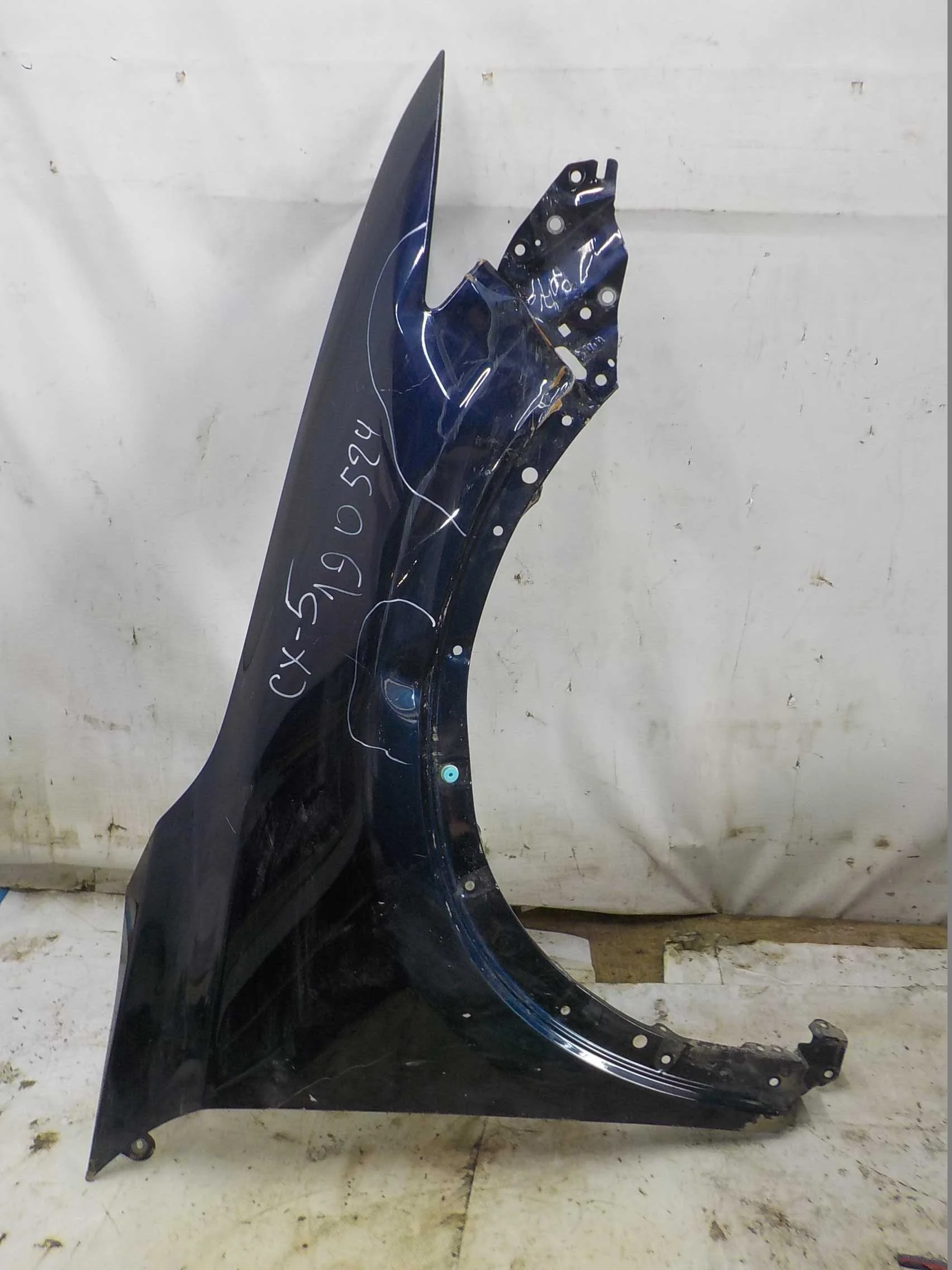 Крыло Mazda CX-5 II (2017—2022) Перед Право