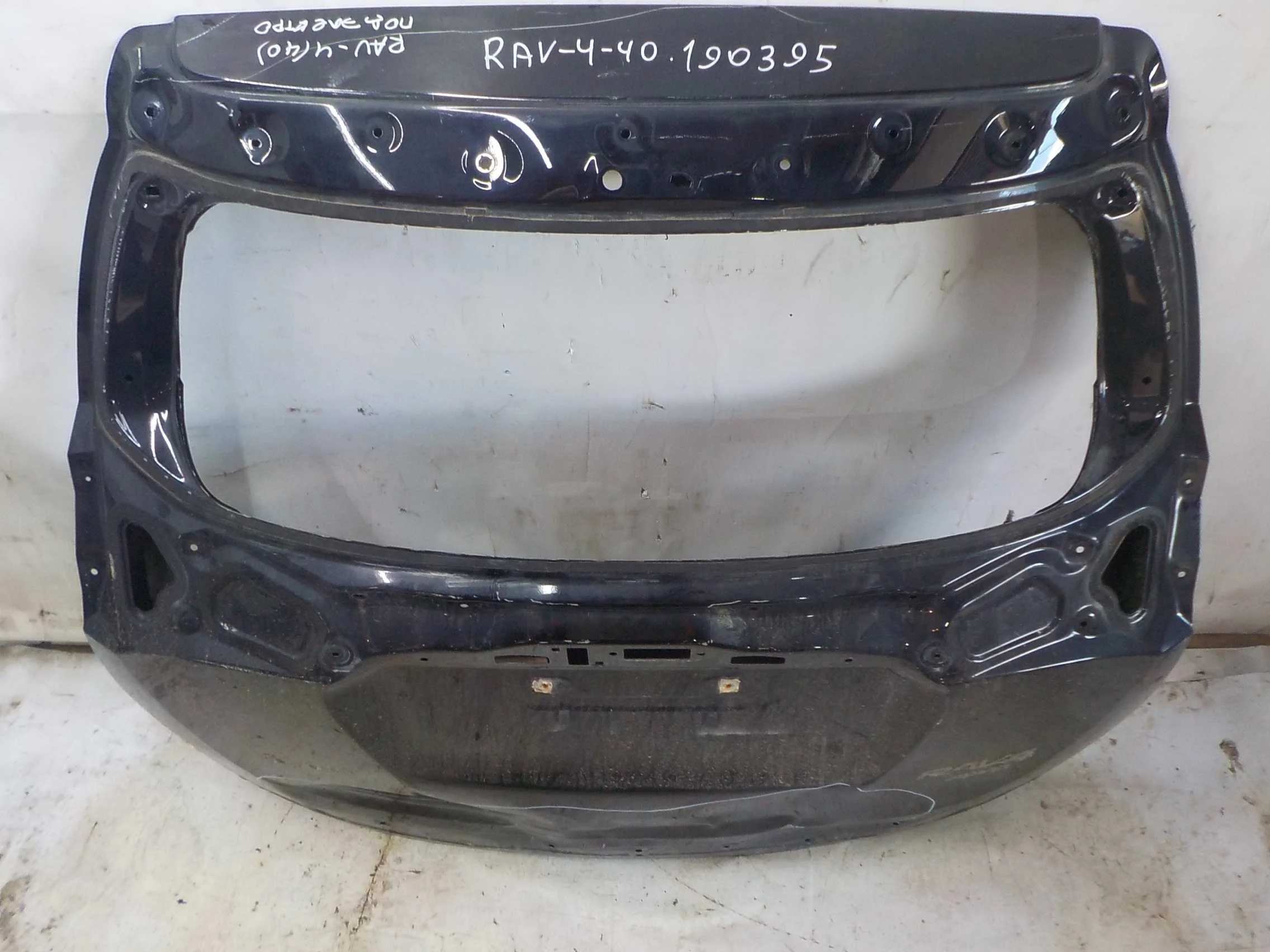 Крышка багажника Toyota RAV4 IV рестайлинг (2015—2019)