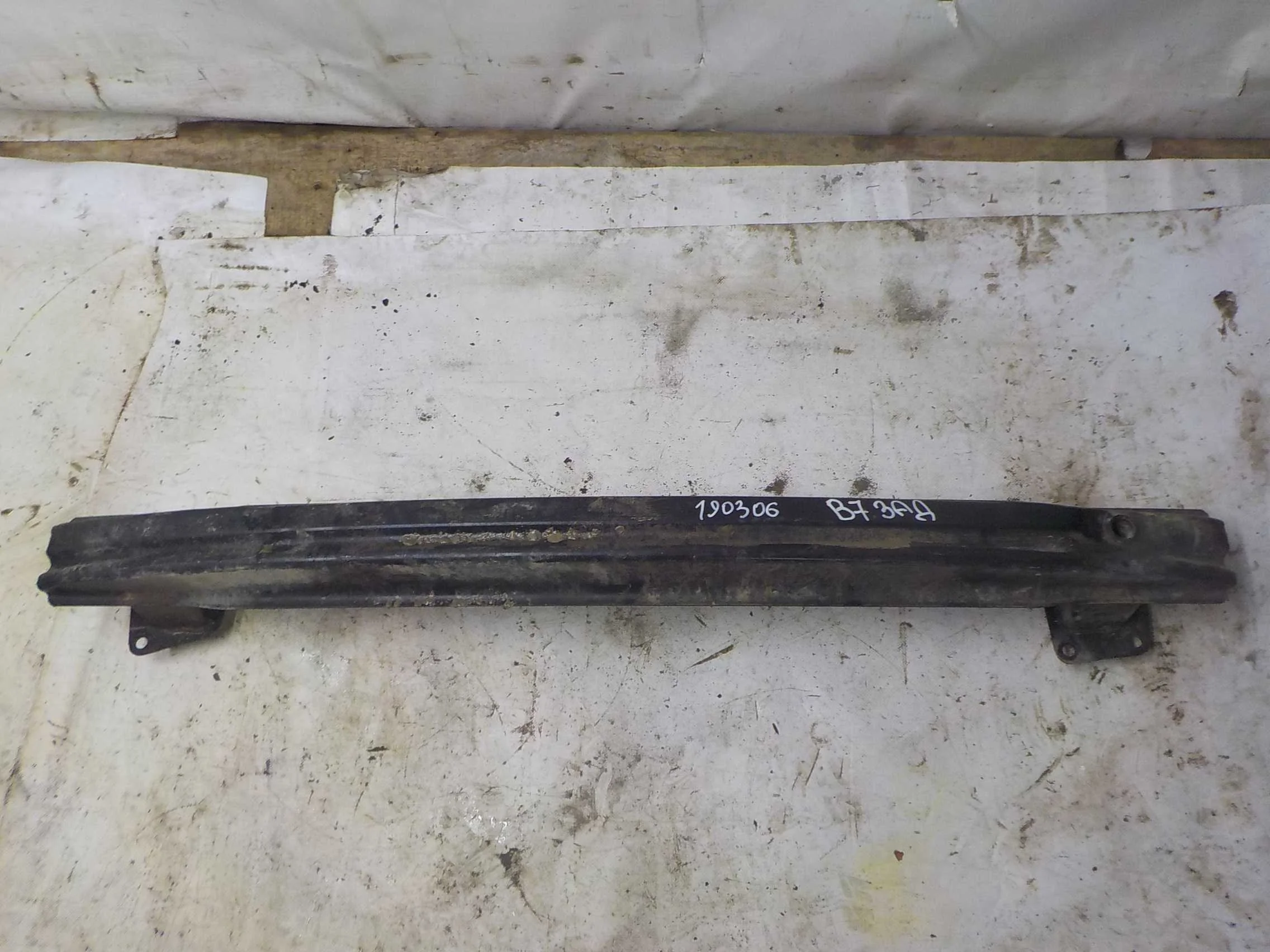 Усилитель бампера Volkswagen Passat B7 (2010—2015) Зад