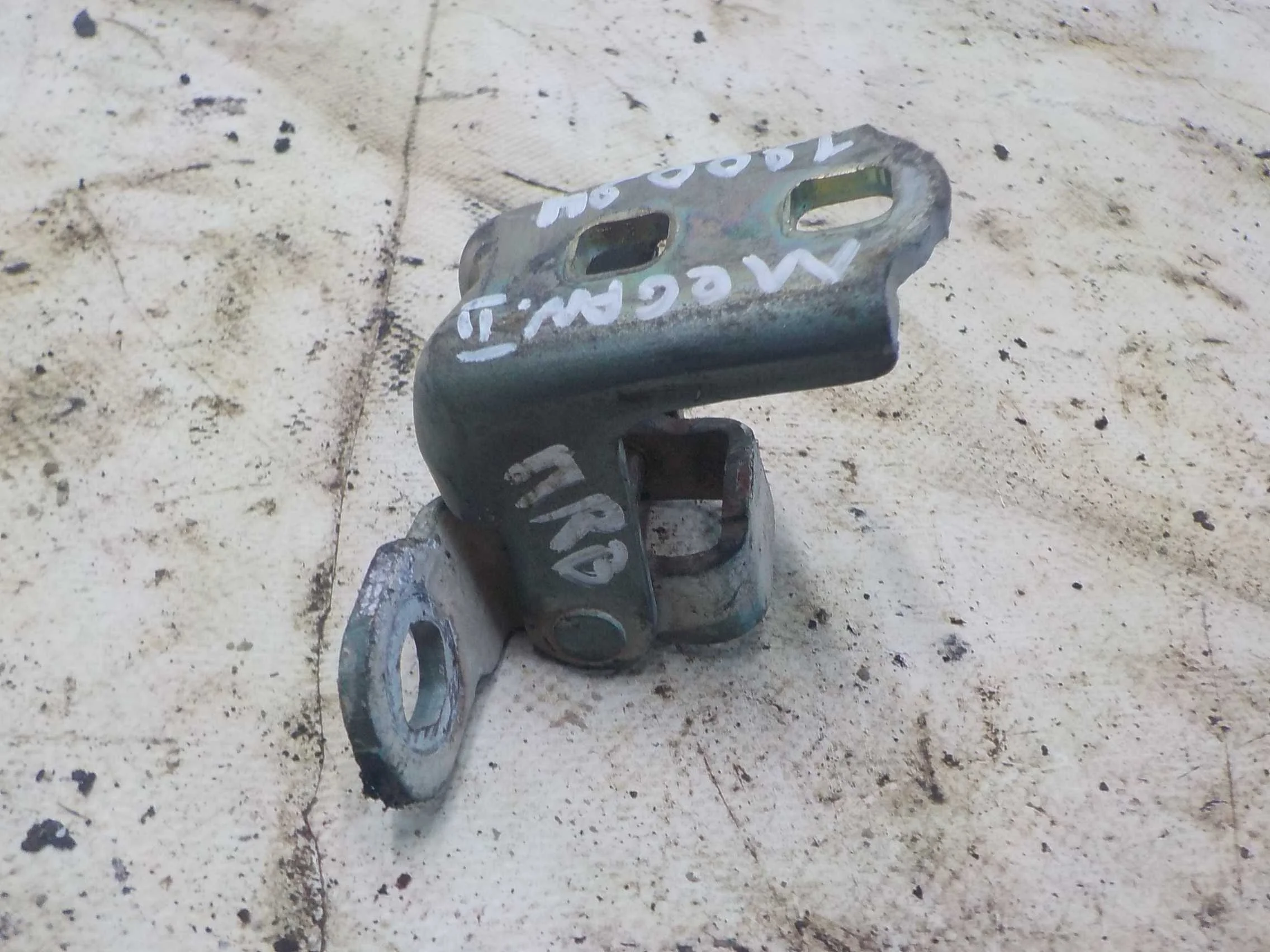 Петля двери Renault Megane II (2002—2006) Перед Право Верх