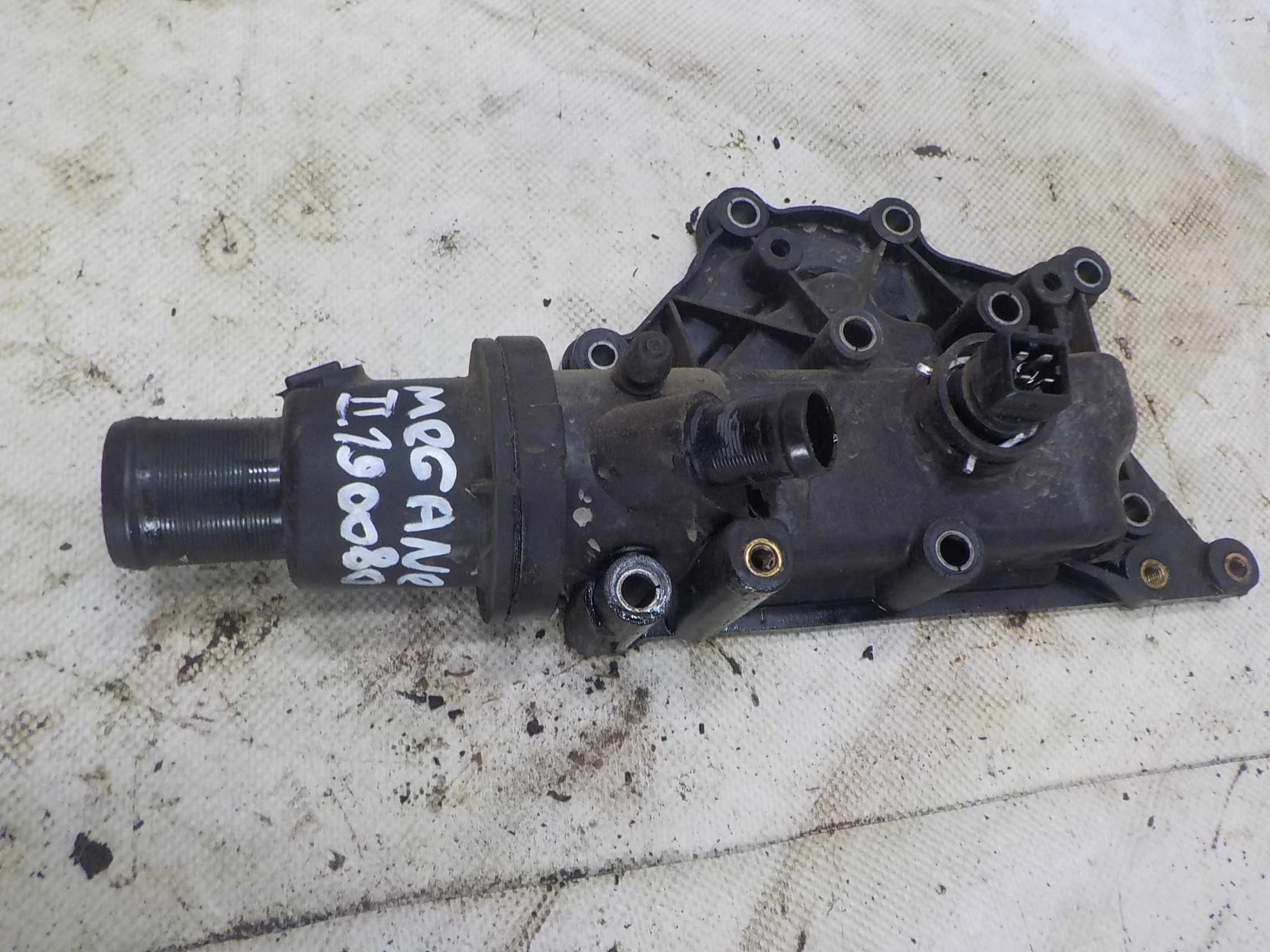 Корпус термостата Renault Kangoo II (2008—2013)