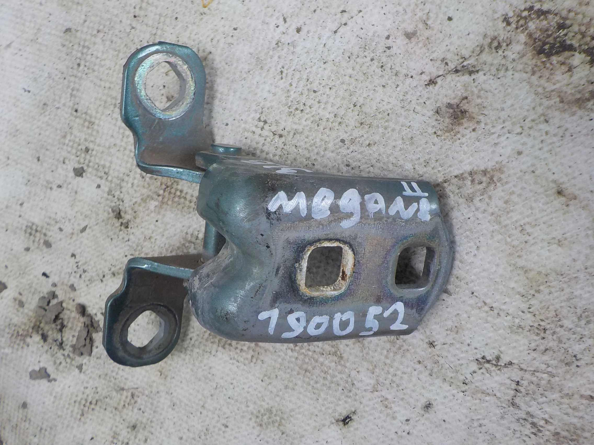 Петля двери Renault Megane II (2002—2006) Зад Лево Верх