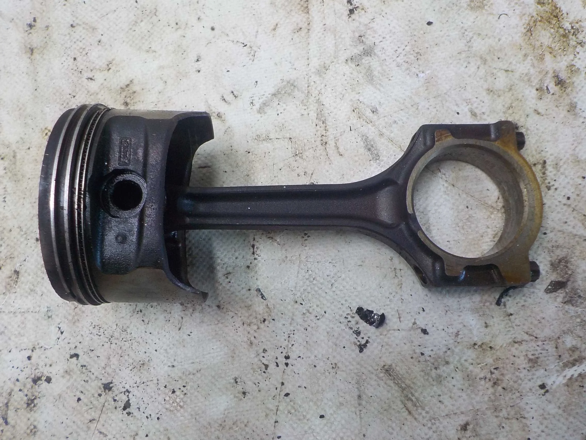 Поршень с шатуном Ford Focus II рестайлинг (2007—2011)