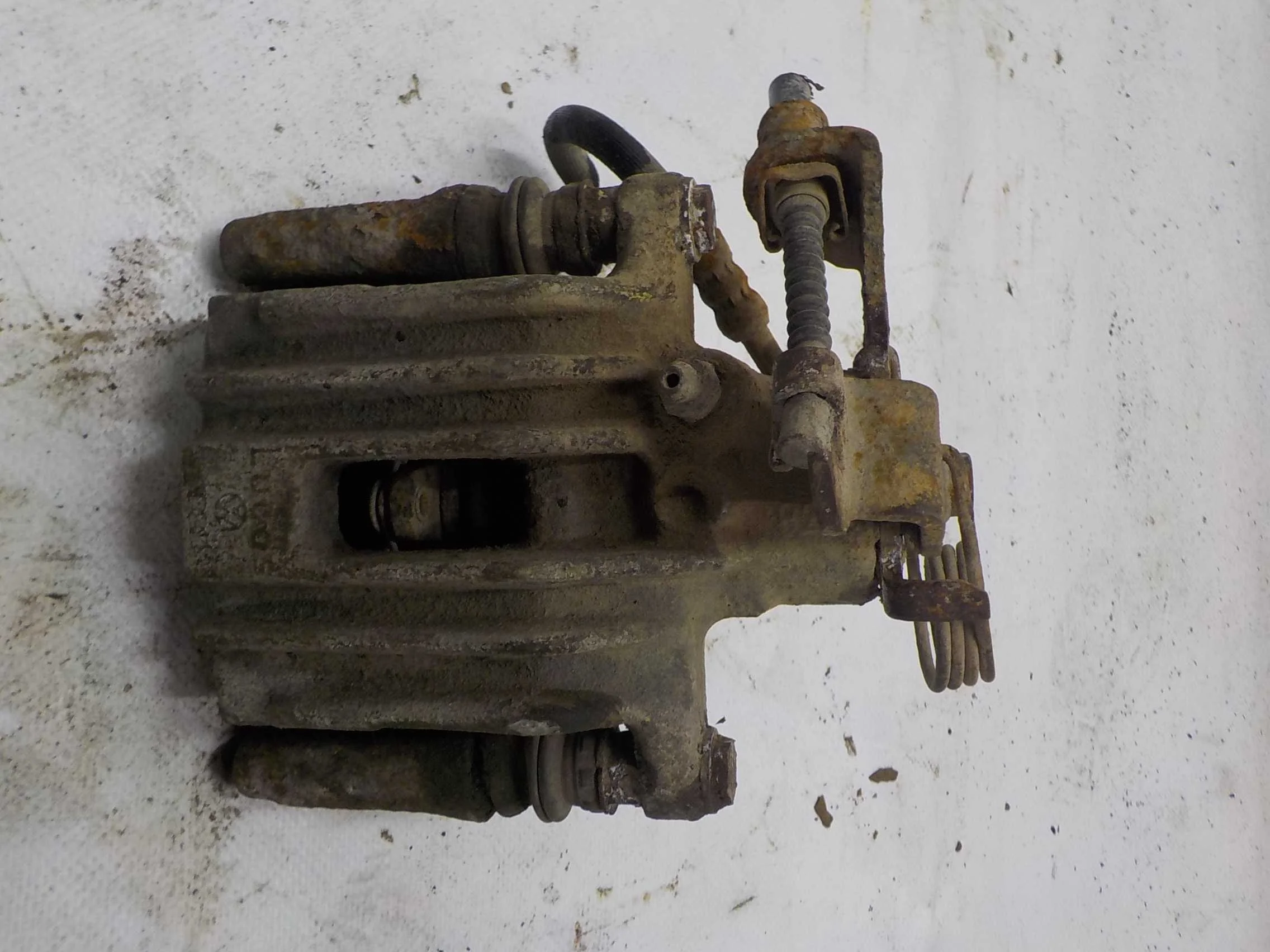 суппорт Audi A6 Allroad Quattro C5 (2000—2006) Зад Лево