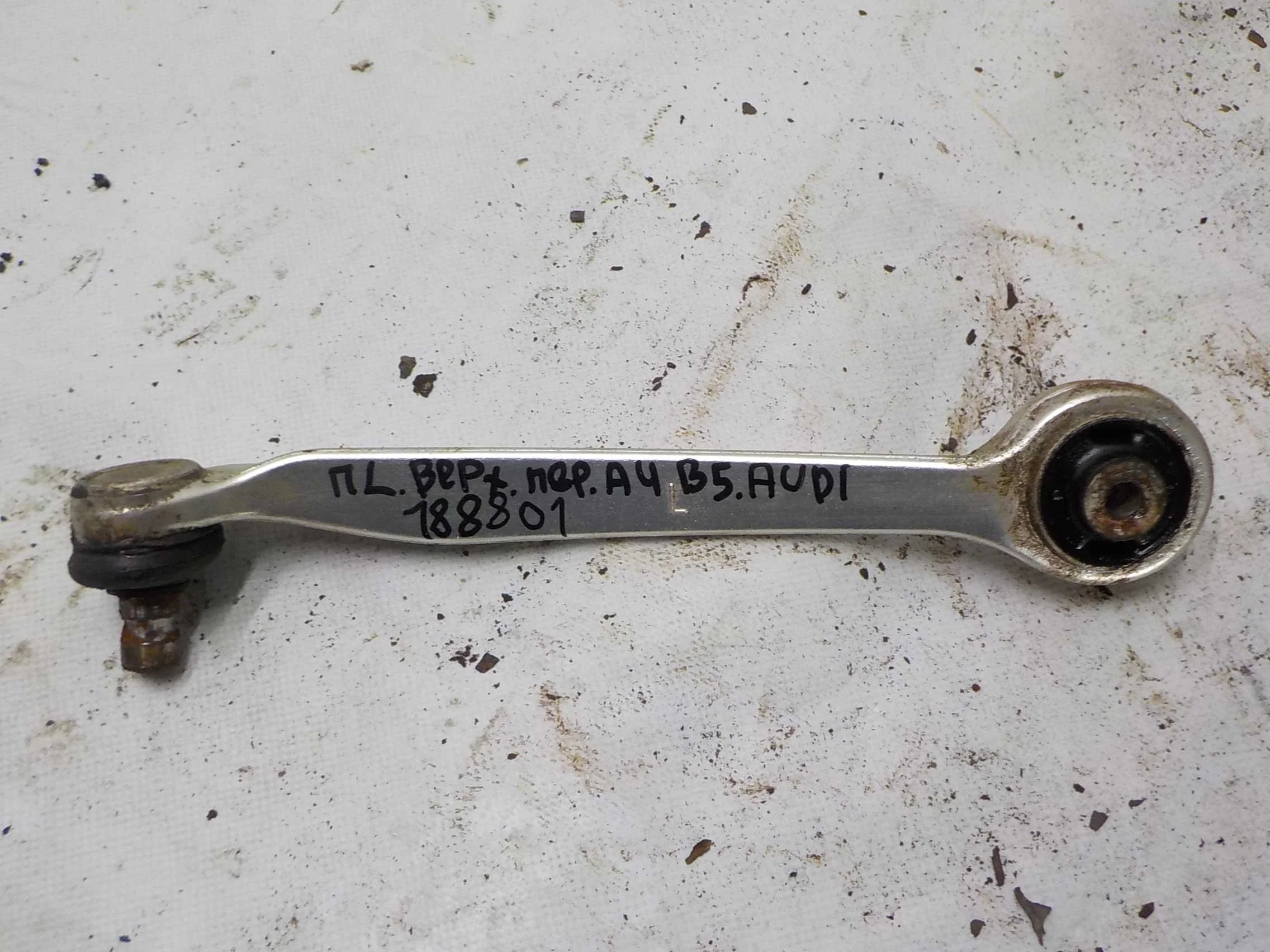 Рычаг Audi A4 B6 (2000—2006) Перед Лево