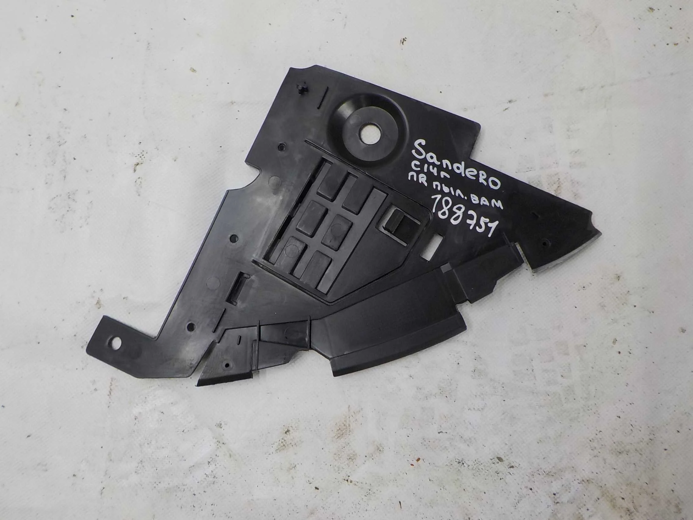 пыльник бампера Renault Logan I рестайлинг (2009—2015) Перед Право