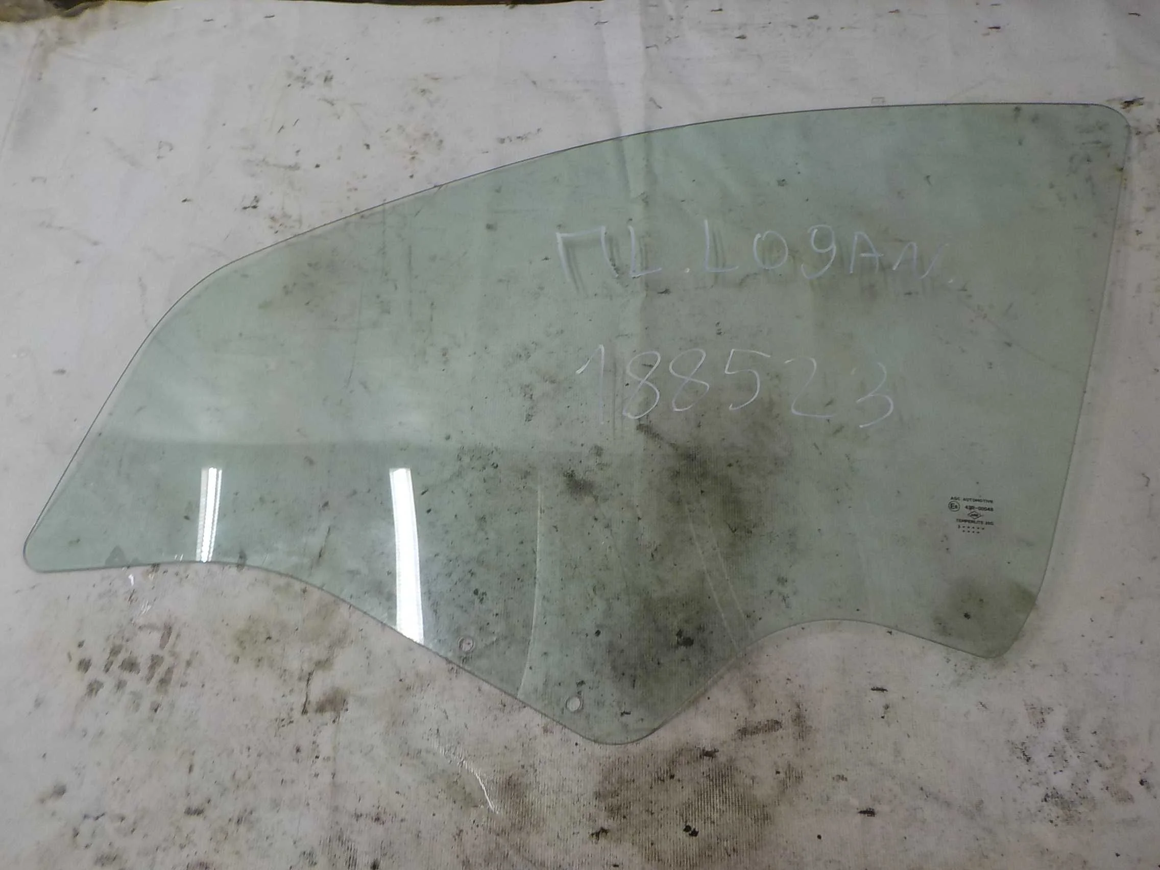 стекло Renault Logan I (2004—2009) Перед Лево