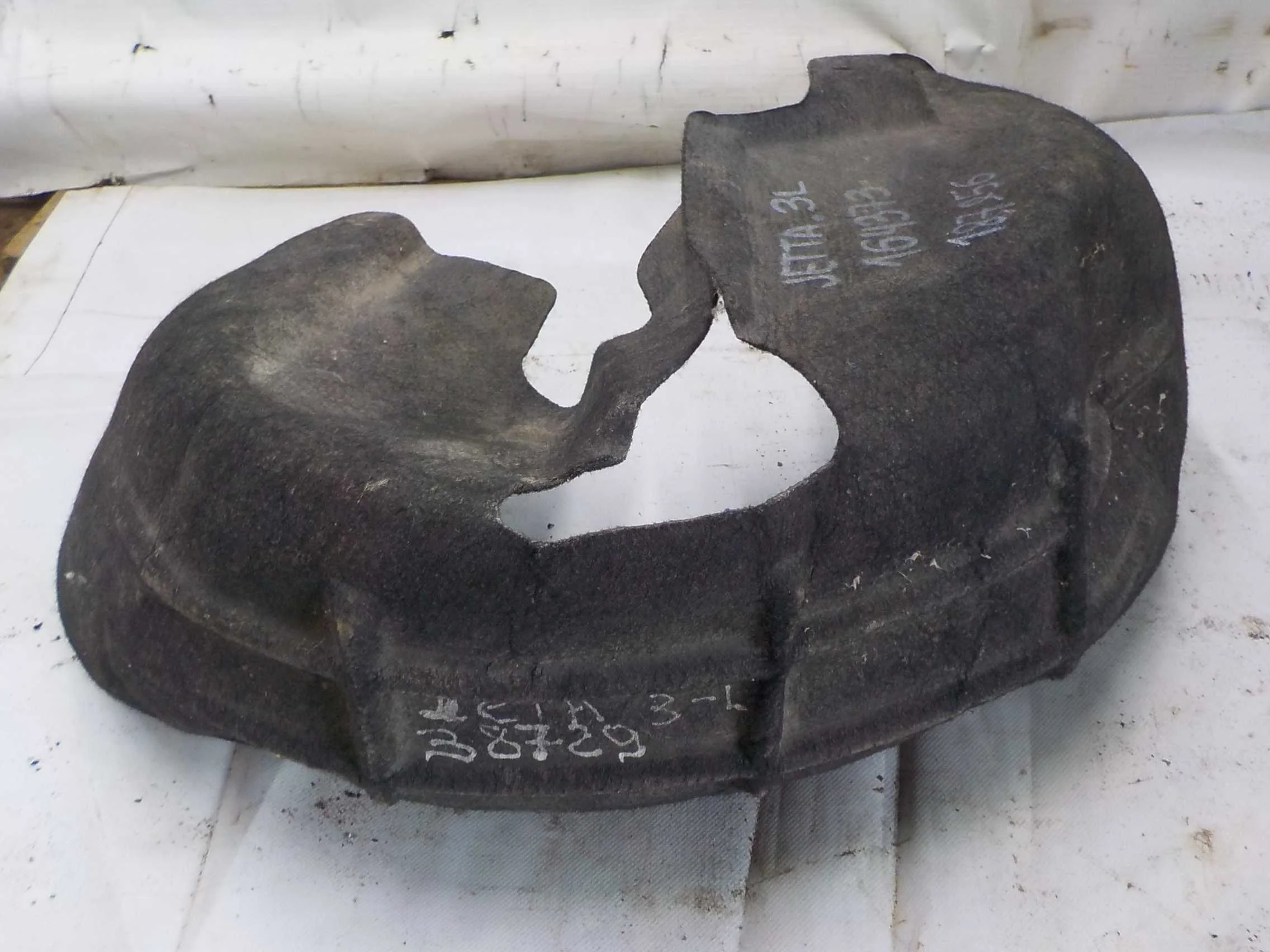 Подкрылок Volkswagen Jetta VI (2010—2015) Зад Лево