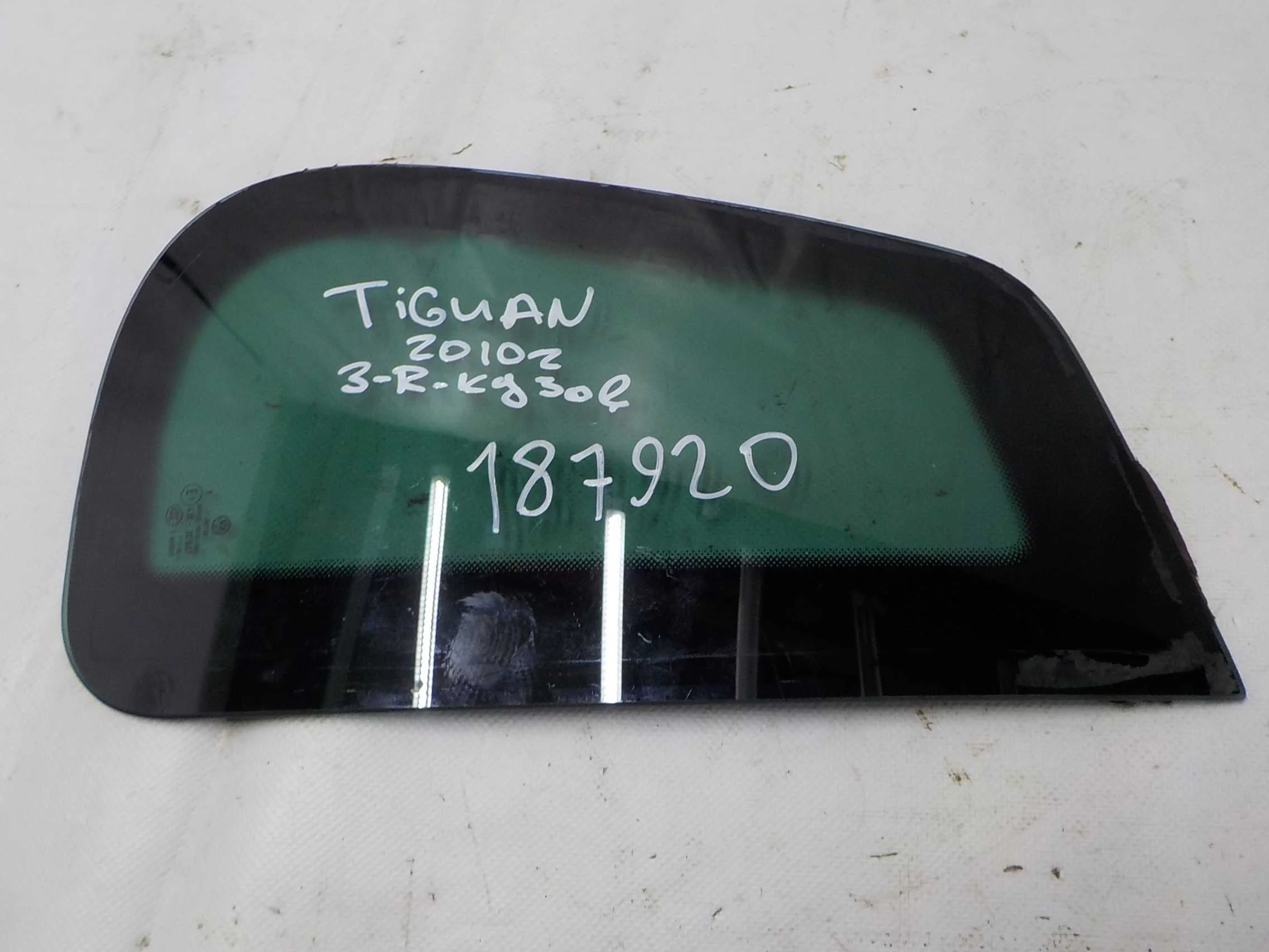 стекло Volkswagen Tiguan I рестайлинг (2011—2019) Зад Право